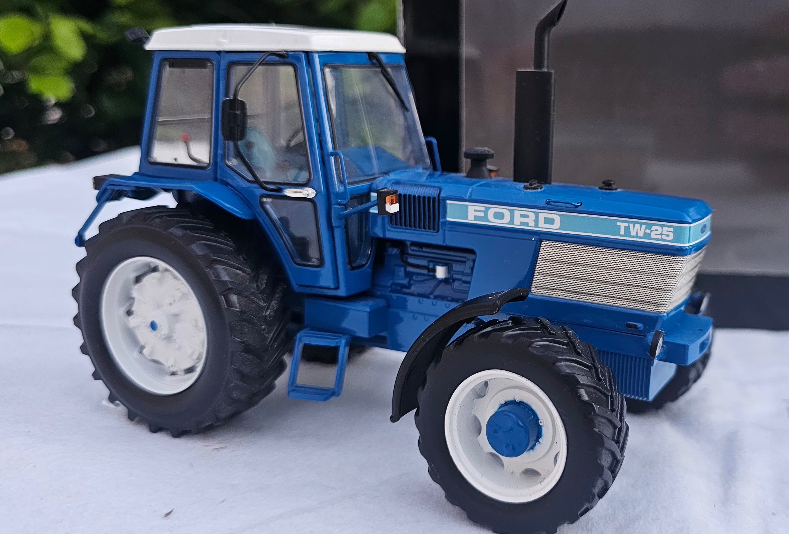 Marge Models Ford TW 25 Tractor Gen 1
