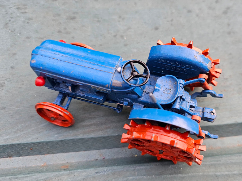 Britains Fordson Major 171F Tractor With Spaded Lug Wheels