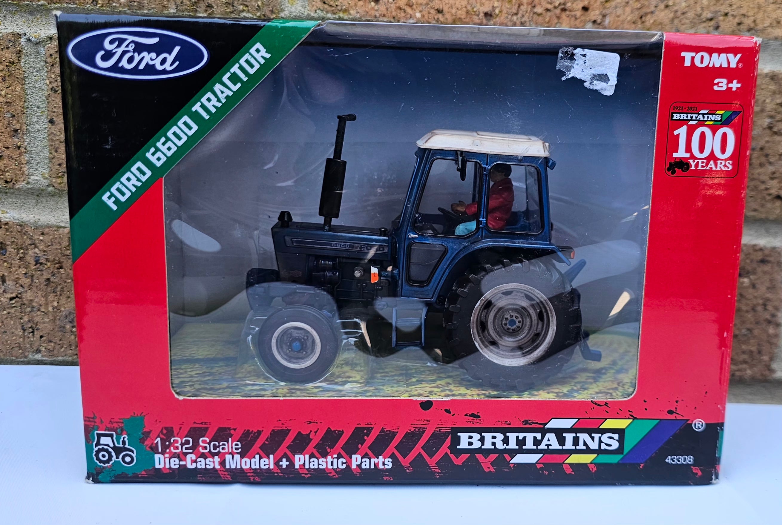 Britains Ford 6600 Tractor Weathered Grassmen Conversion