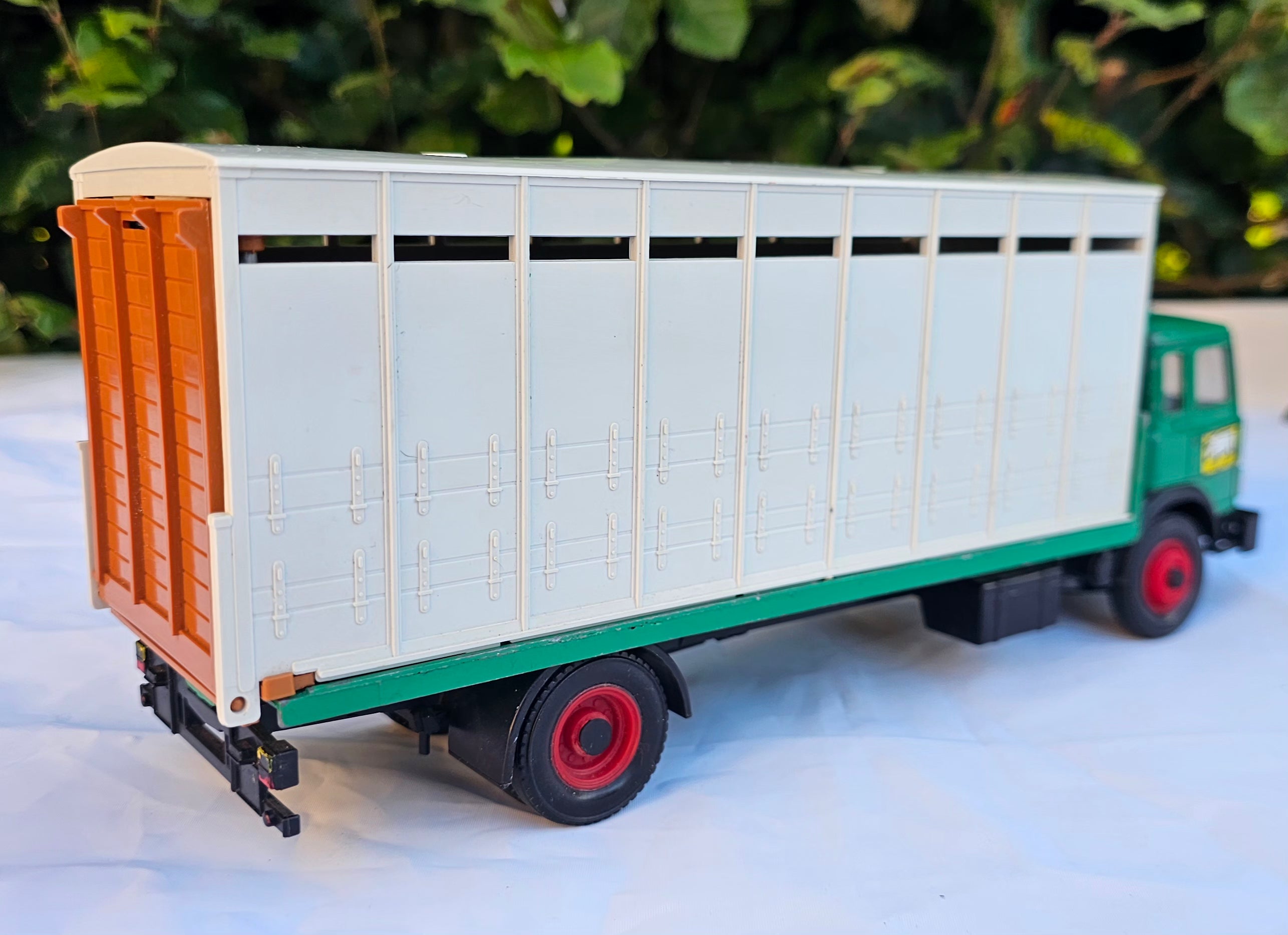 Britains Iveco Cattle Livestock Lorry Transporter Green