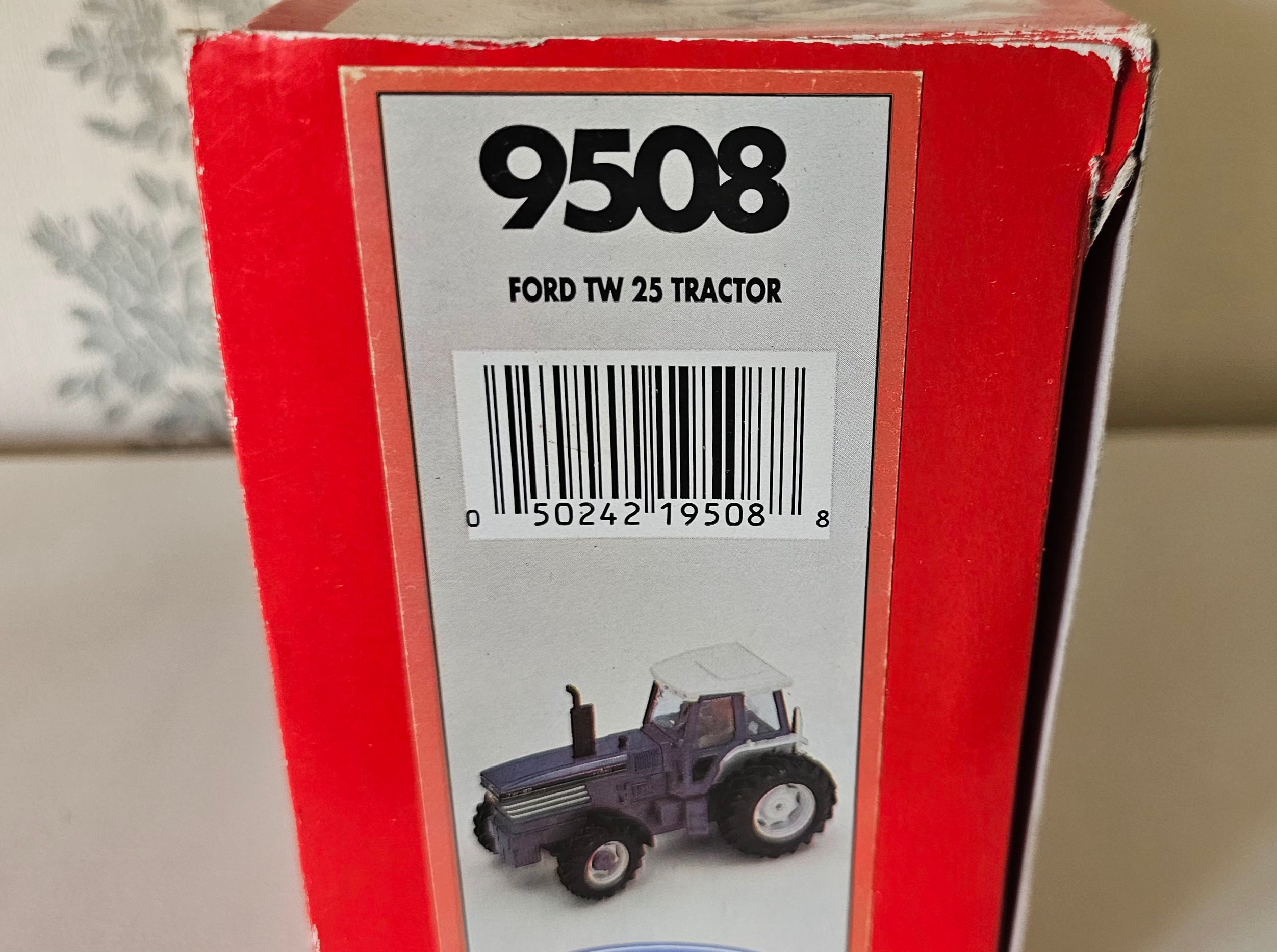 Britains Ford 8730 Tractor 9508