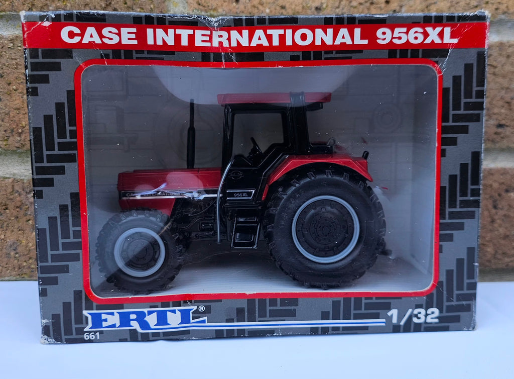 Ertl Case IH International 956XL Tractor