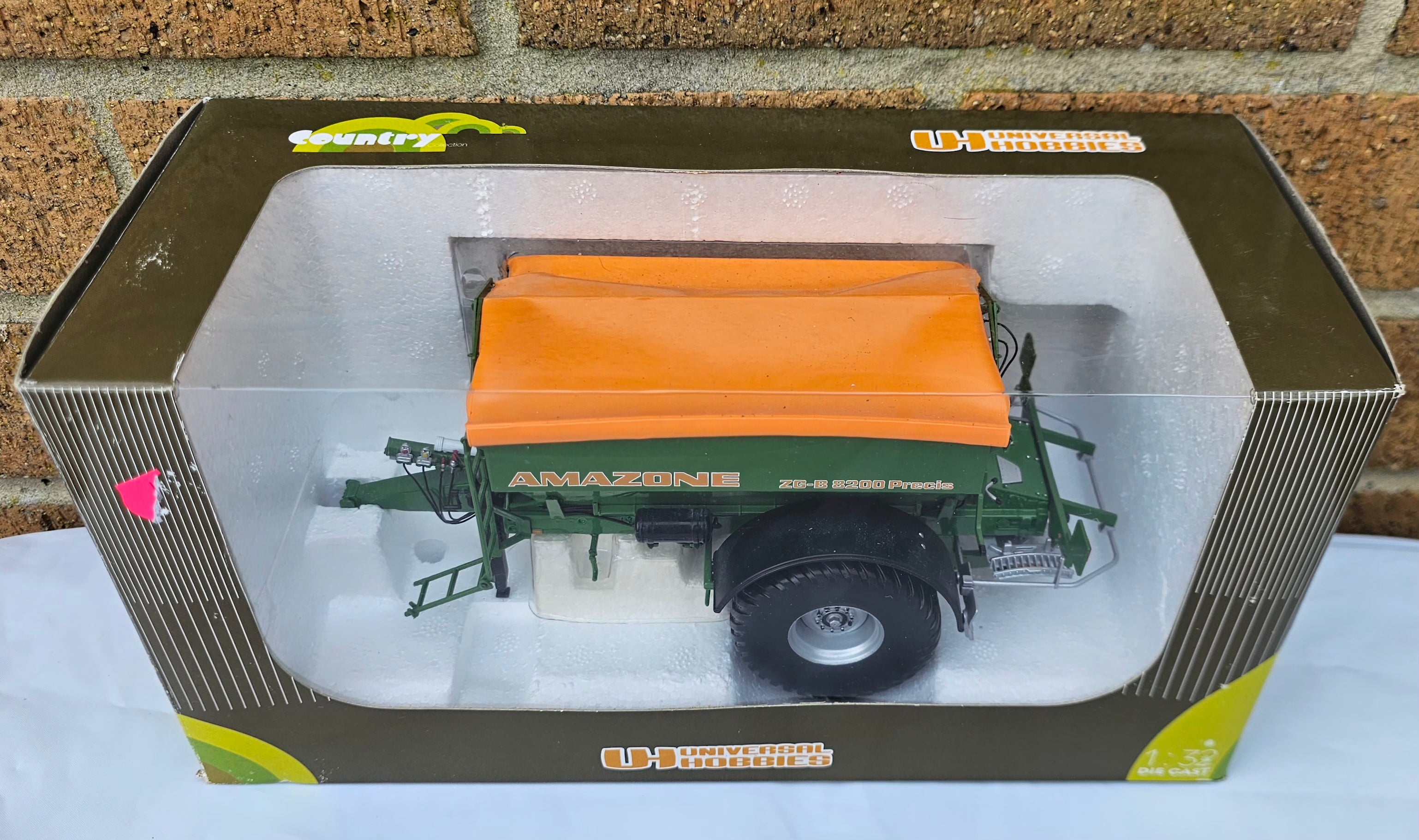 Universal Hobbies Amazone Fertiliser Sprayer 2593U