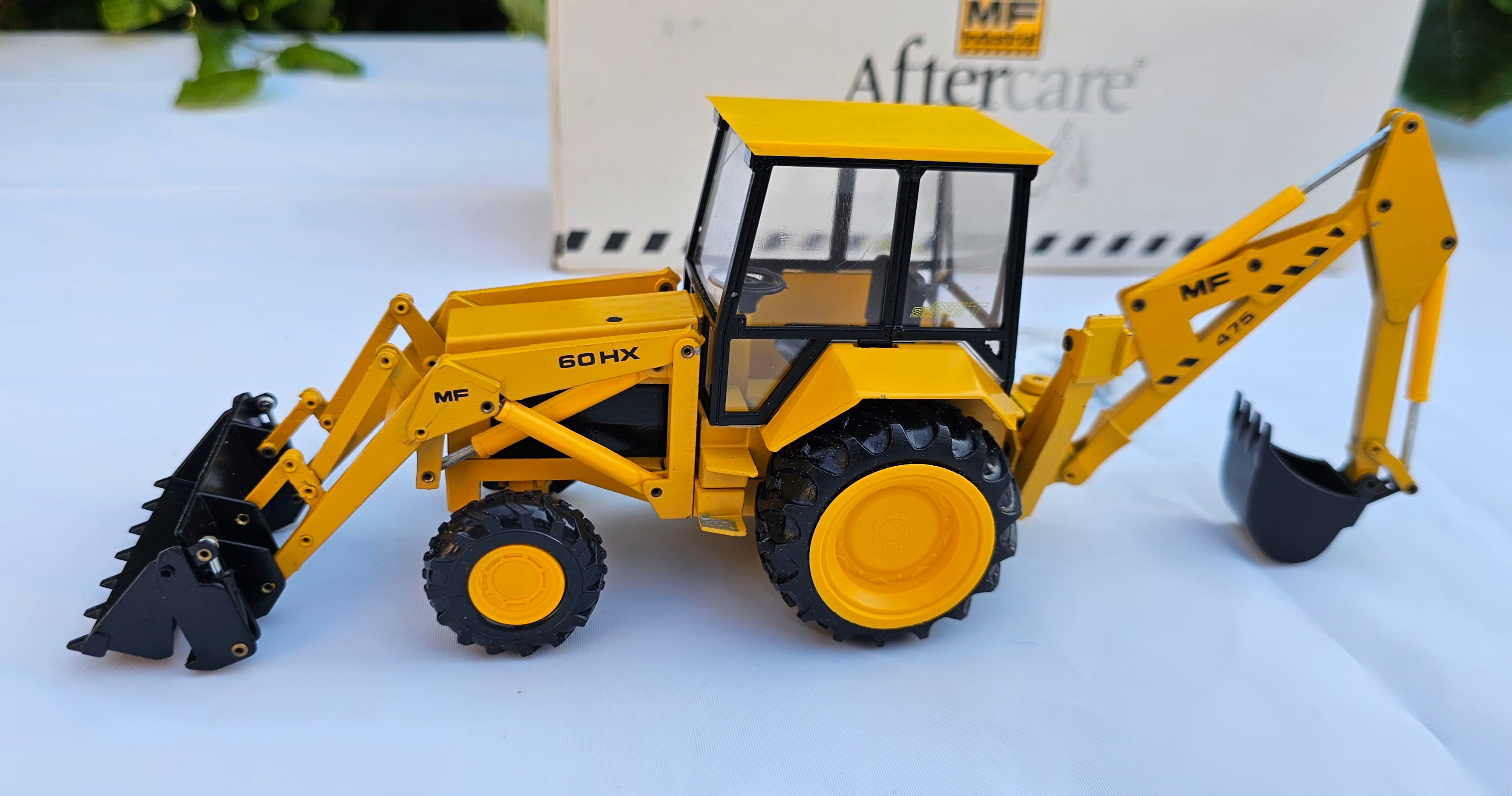 Conrad MF 60HX Massey Ferguson Backhoe Loader Stabilsier
