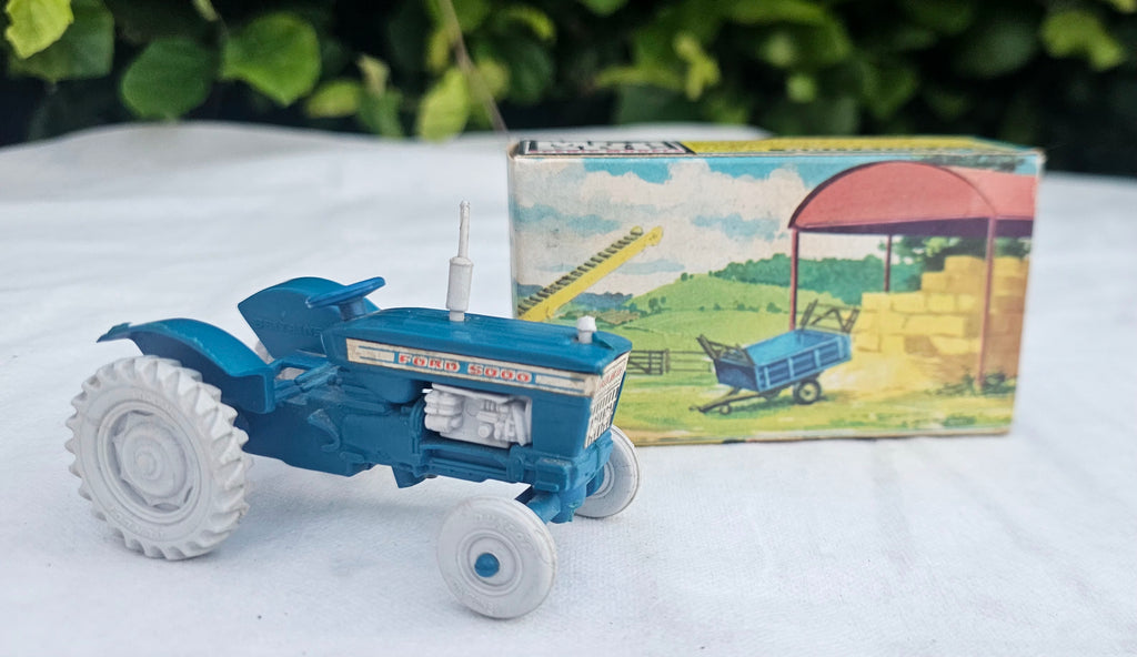 Britains Ford 5000 Tractor Mini Set Kit