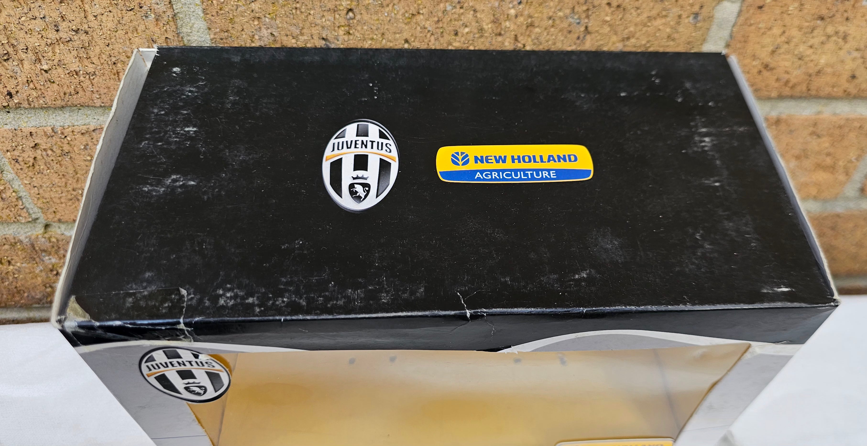 Britains New Holland T8040 Juventus Tractor