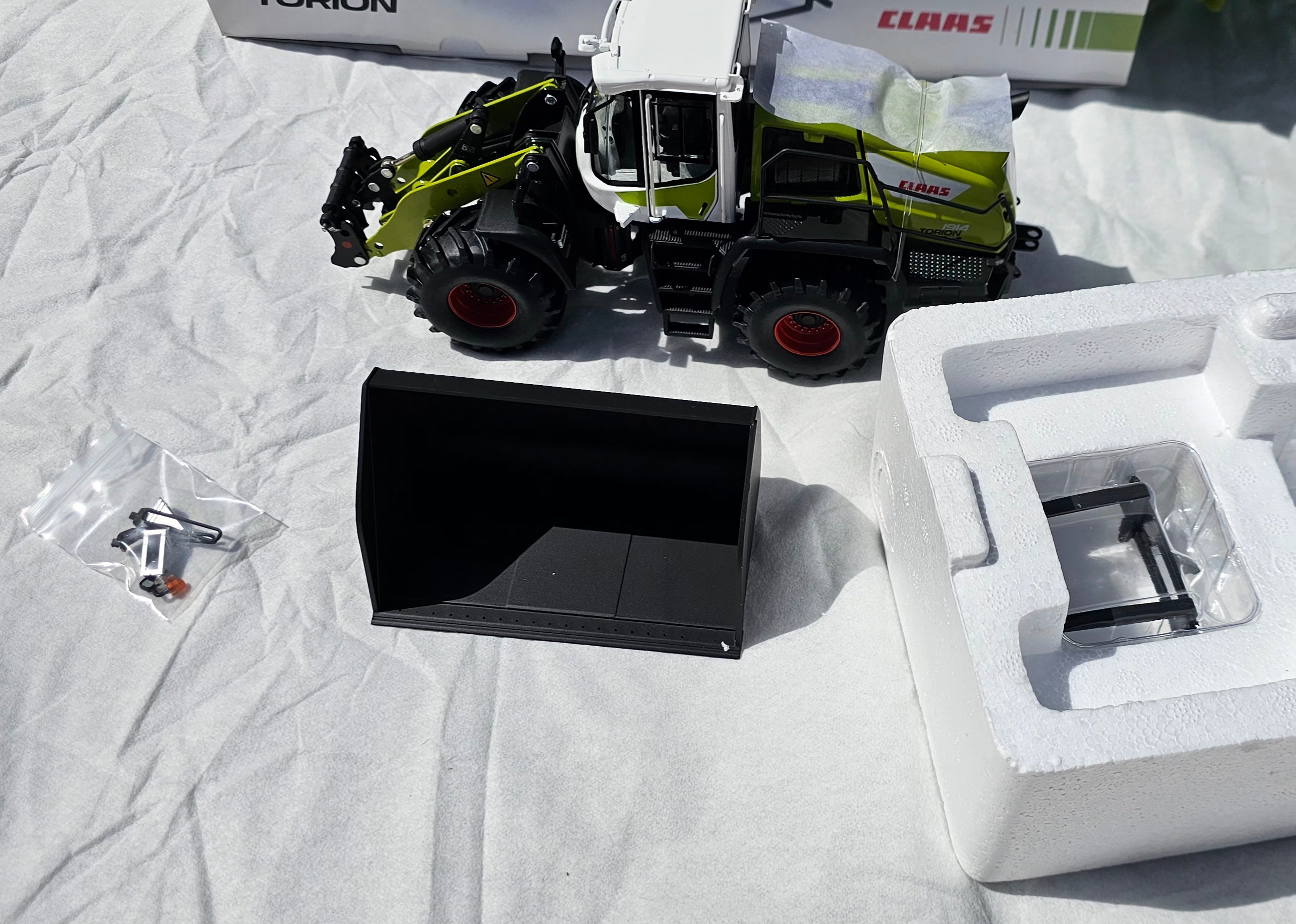 Wiking Claas Torion 1914 Loader