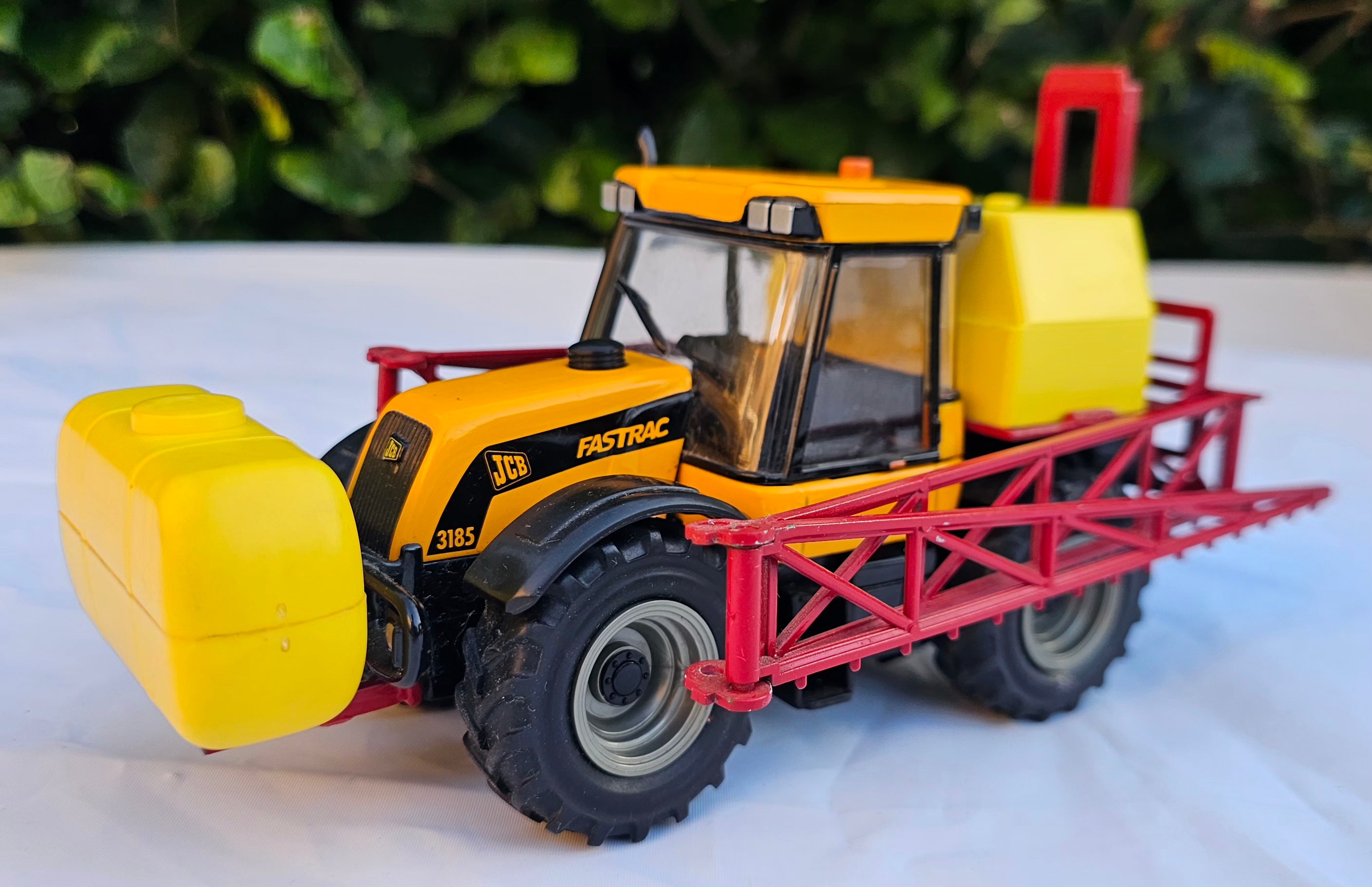 Britains JCB Fastrac 3185 Tractor & Mounted Sprayer Conversion