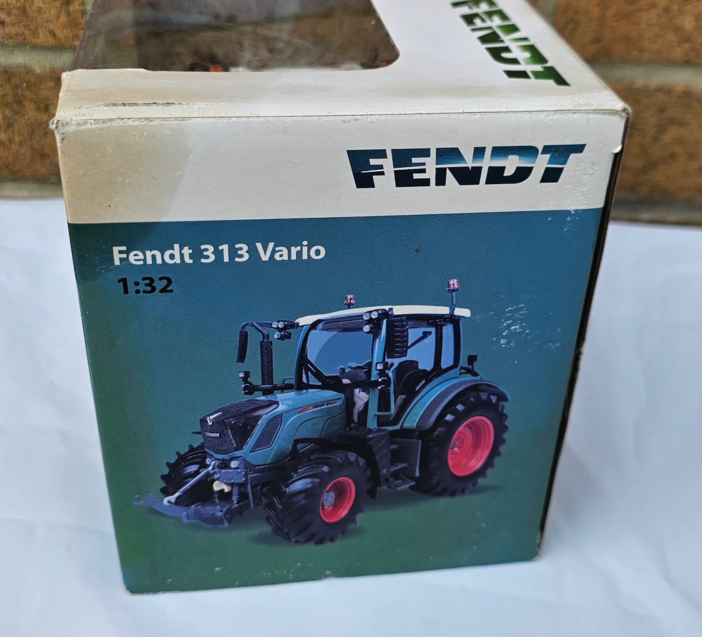 Universal Hobbies Fendt 313 Vario Tractor