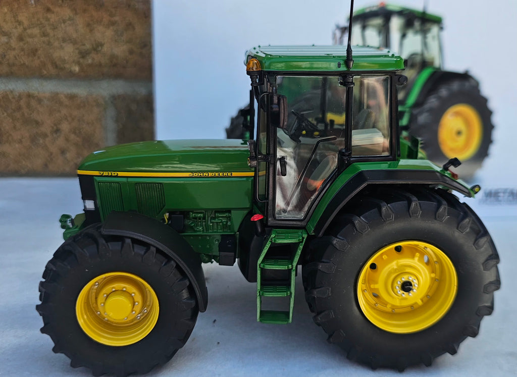 Schuco John Deere 7810 Tractor