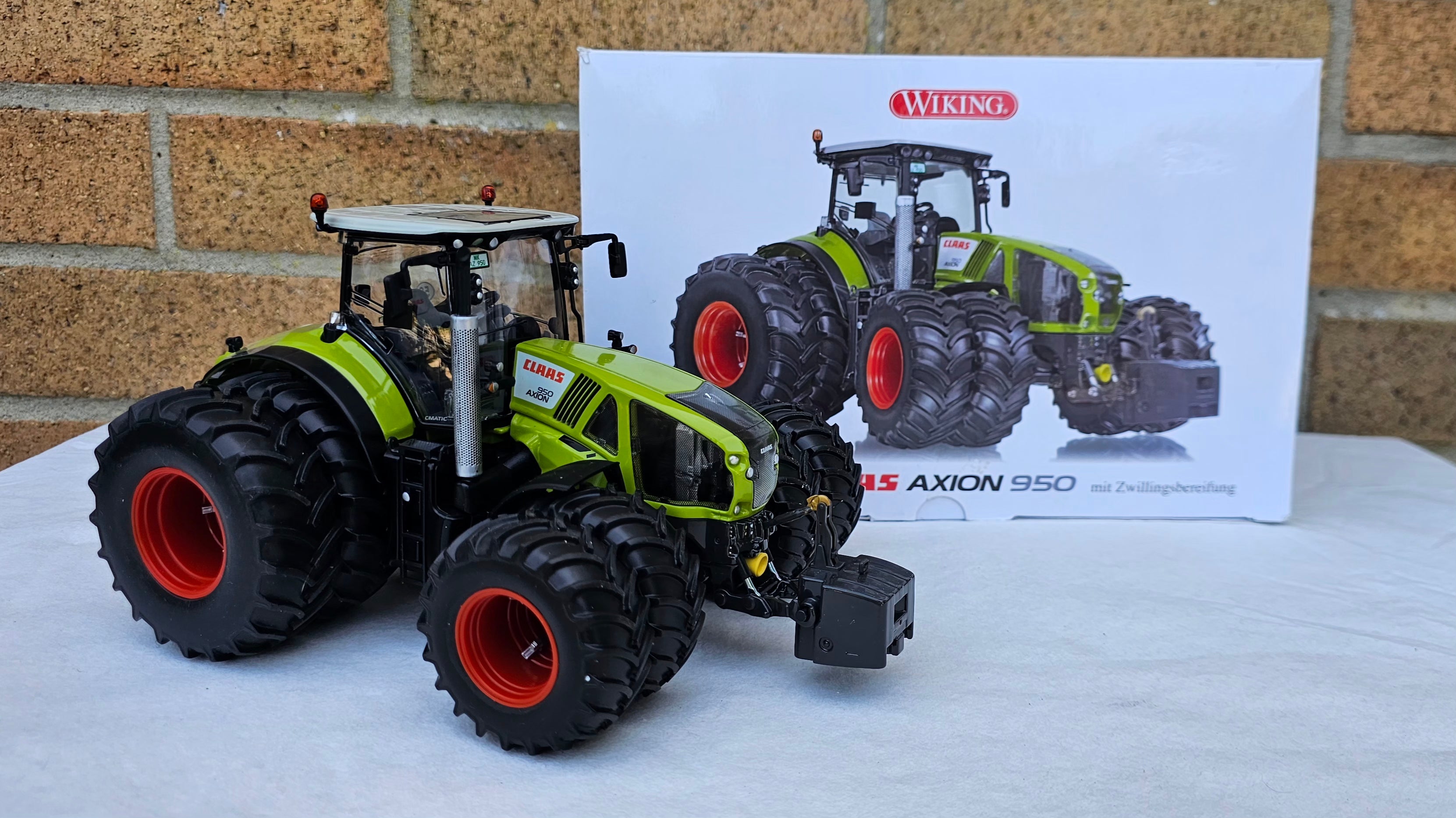Wiking Claas 950 Tractor Dual Wheels