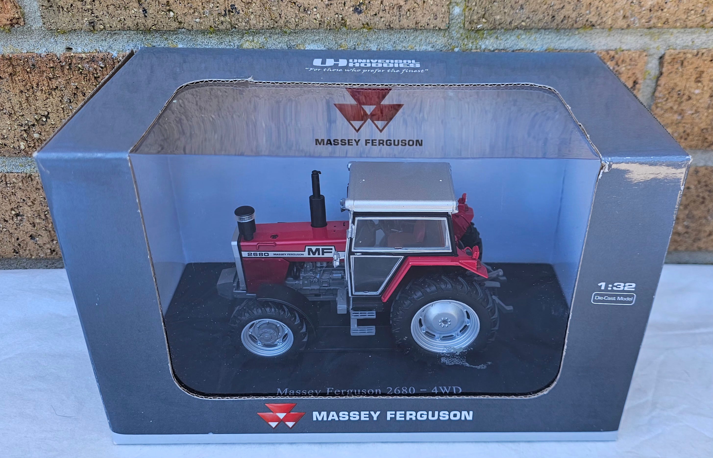 Universal Hobbies Massey Ferguson 2680 Tractor 4WD UH4108