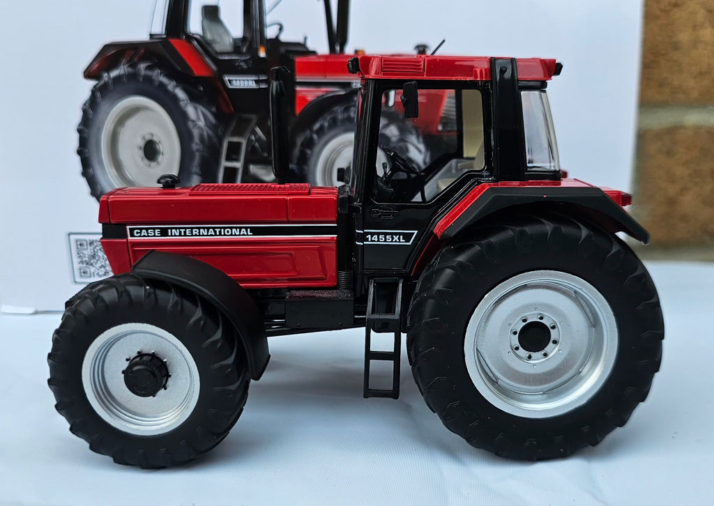 Wiking Case IH International 1455XL Tractor