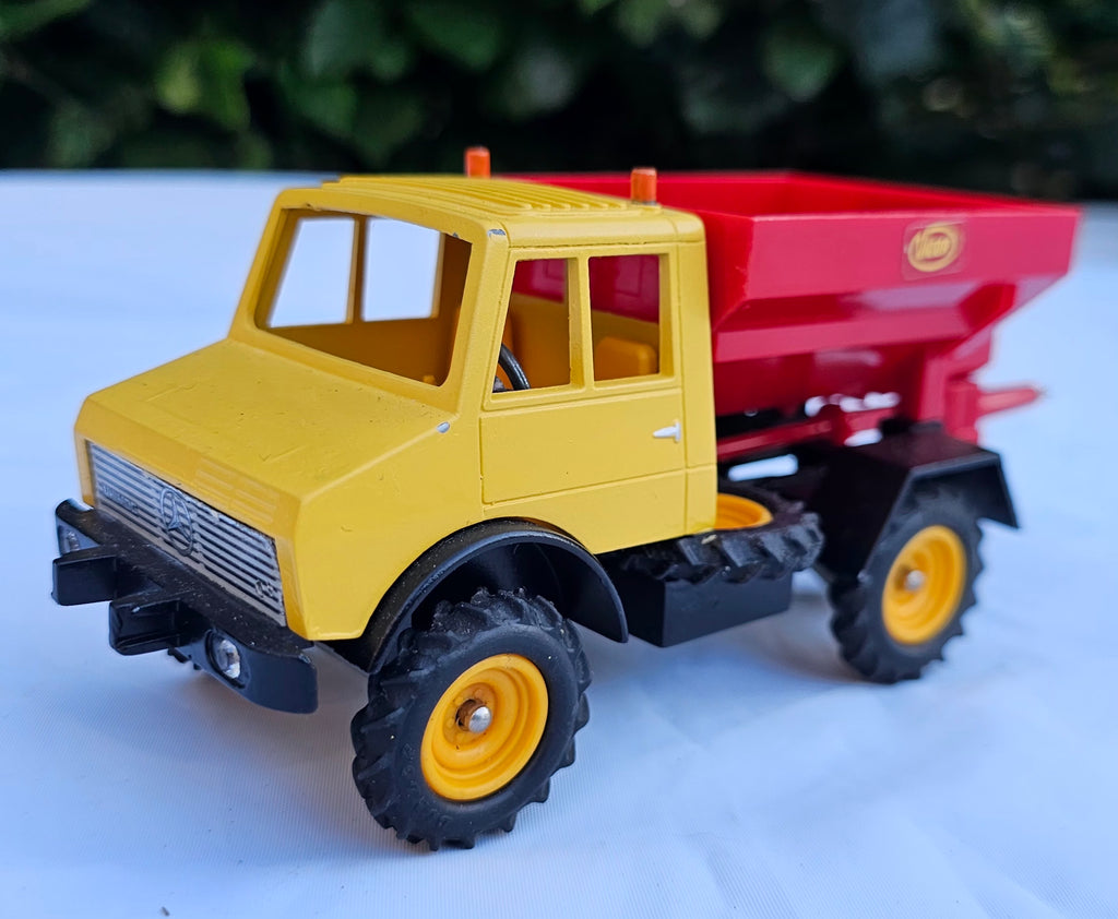 Britains Unimog & Vicon Spreader Conversion