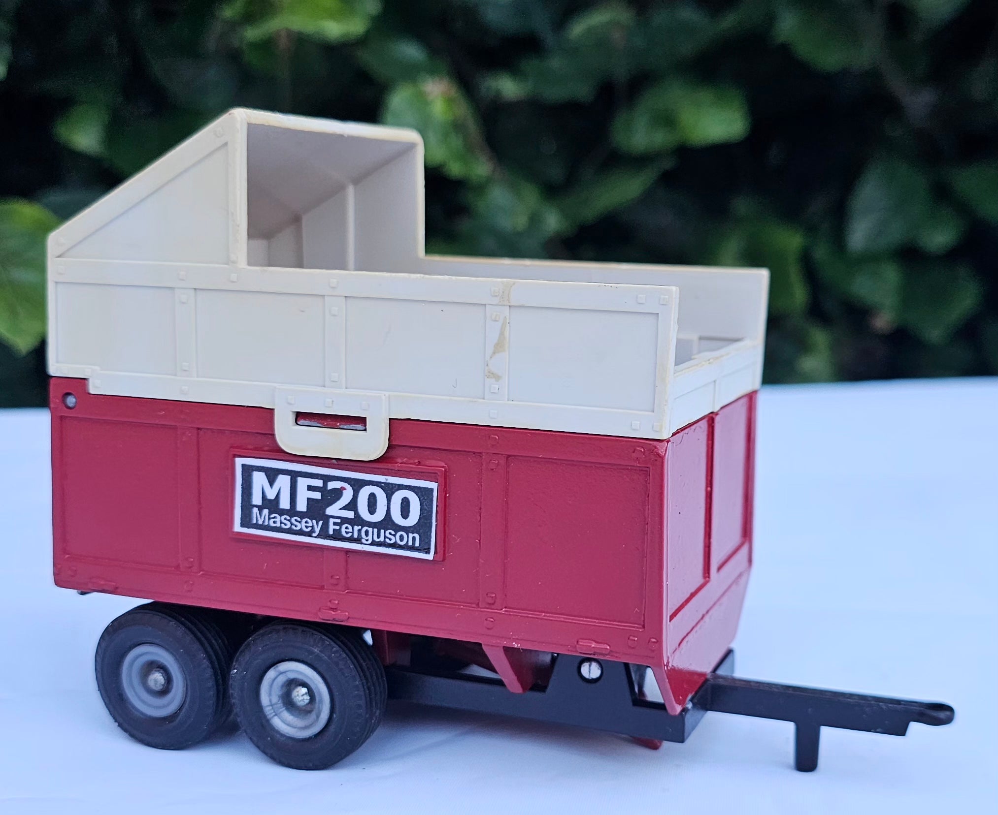 Britains MF 200 Twin Axle Silage Trailer Conversion