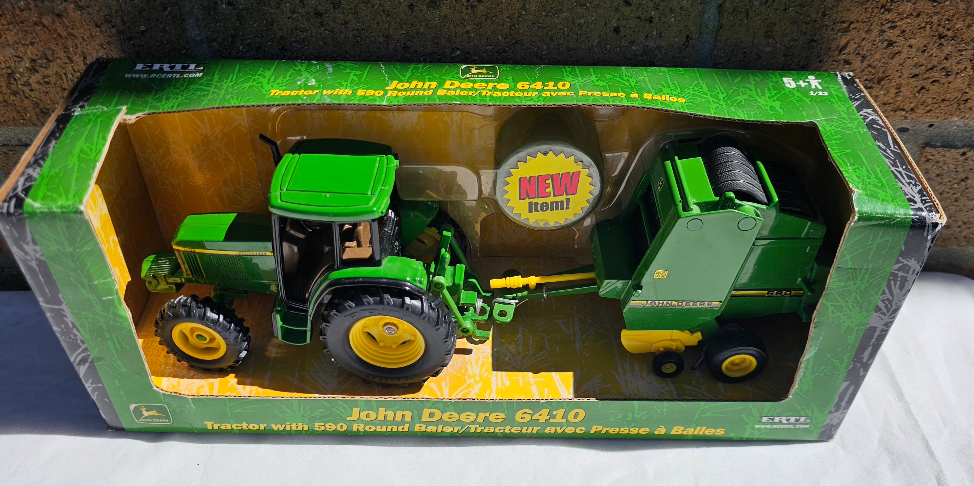 Ertl John Deere 6420 Tractor & 590 Baler Set