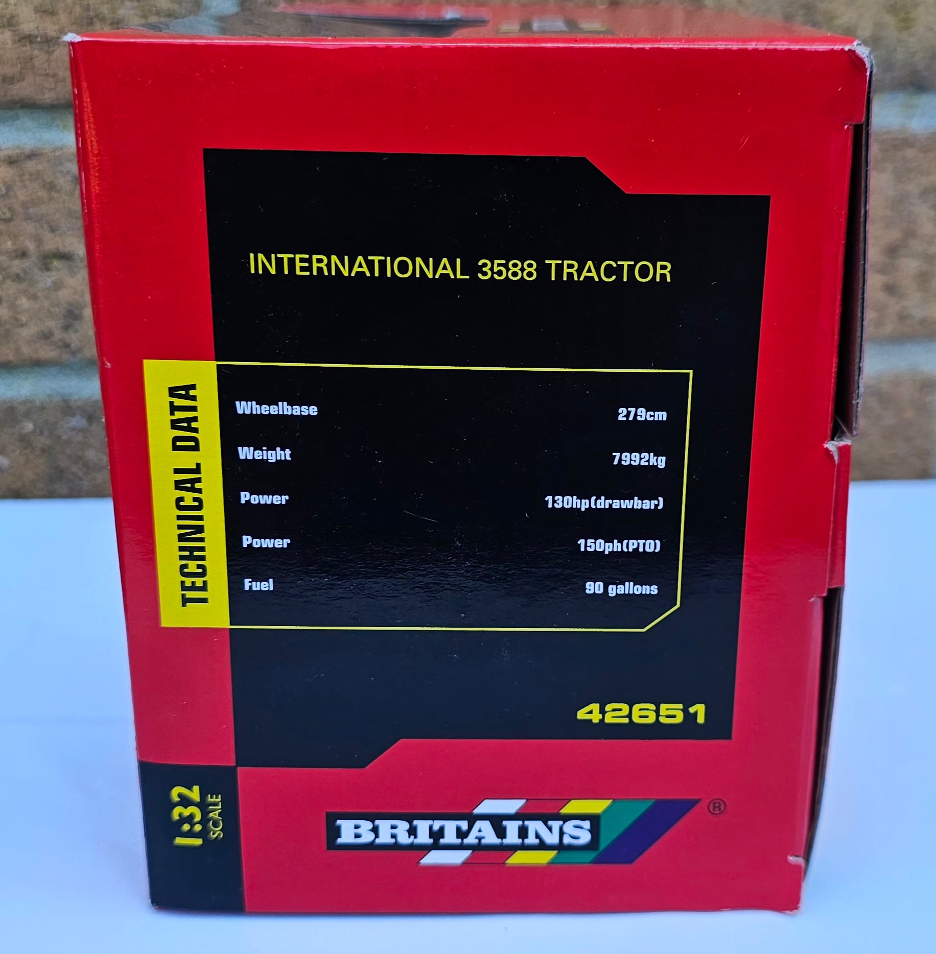 Britains International 3588 IH Tractor Snoopy