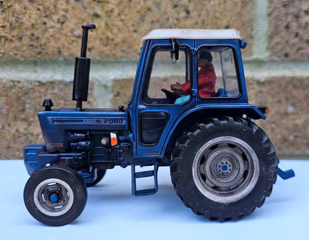 Britains Ford 6600 Tractor Weathered Grassmen Conversion