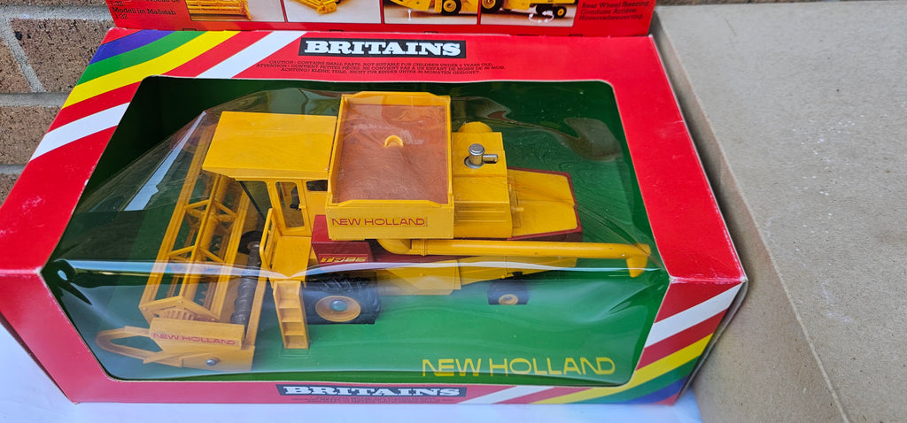 Britains New Holland Combine TR85