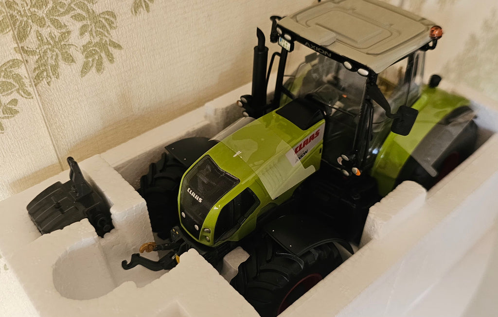 Wiking Axion 850 Tractor