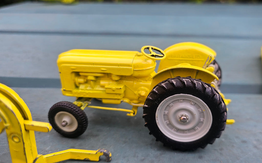 Britains Fordson Major Industrial Yellow With Shawnee Poole Dump Trailer 9630