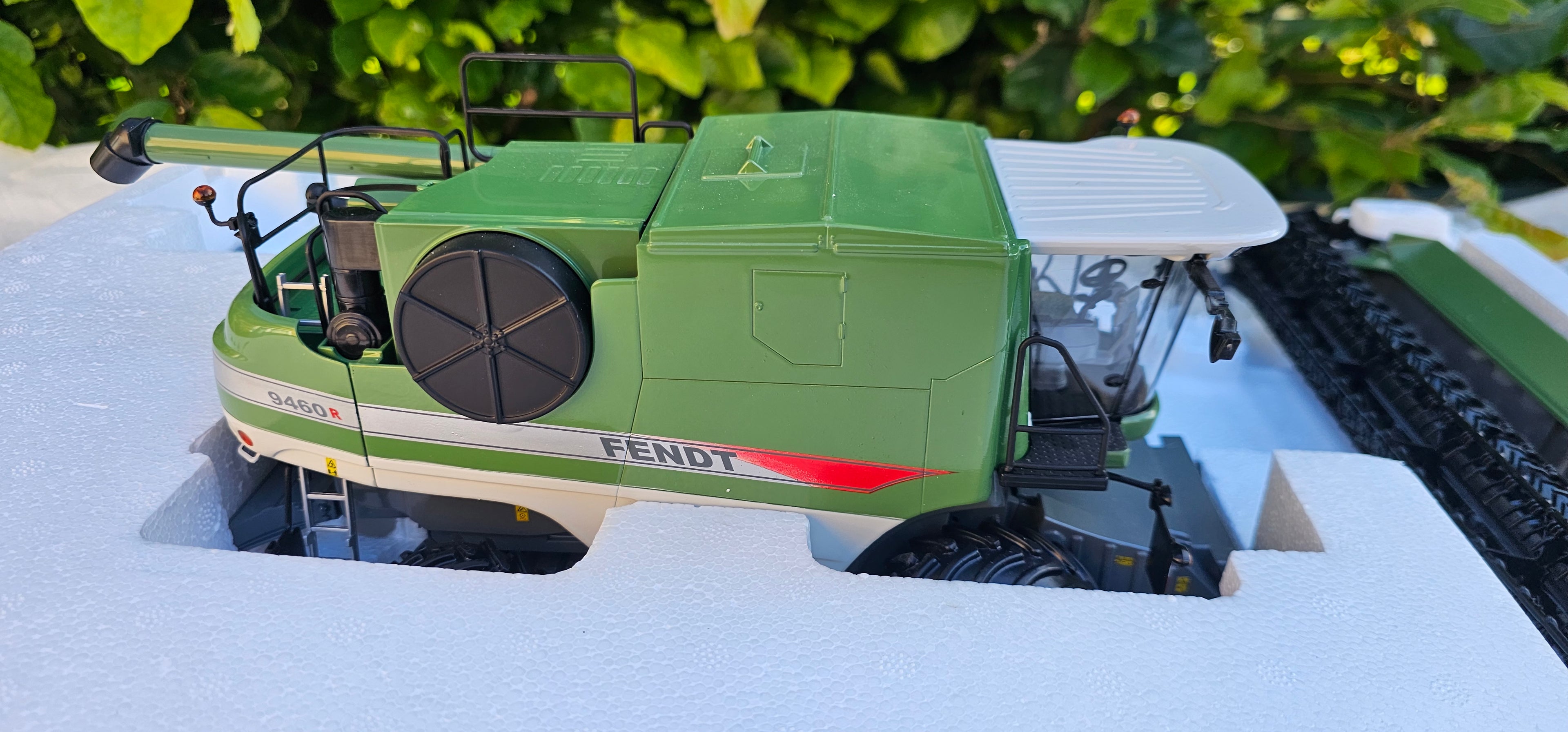 Schuco Fendt 9460R Mähdrescher Combine