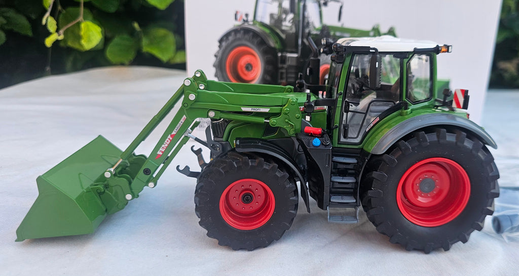 Wiking Fendt 724 Vario Tractor & Front Loader