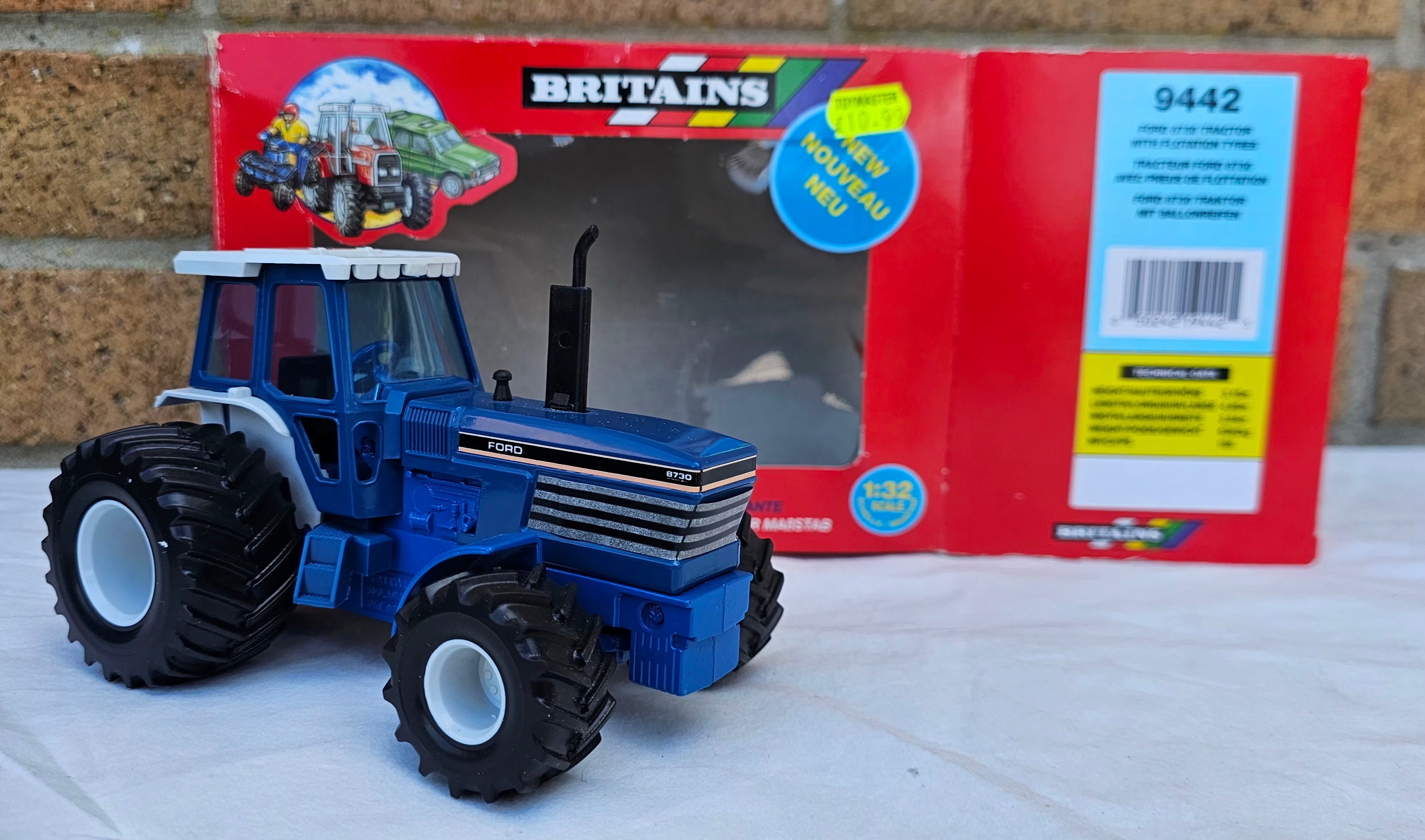 Britains Ford 8730 Tractor With Floatation Tyres 9442