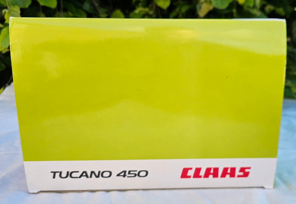 Universal Hobbies Claas Tucano 450 Combine Harvester