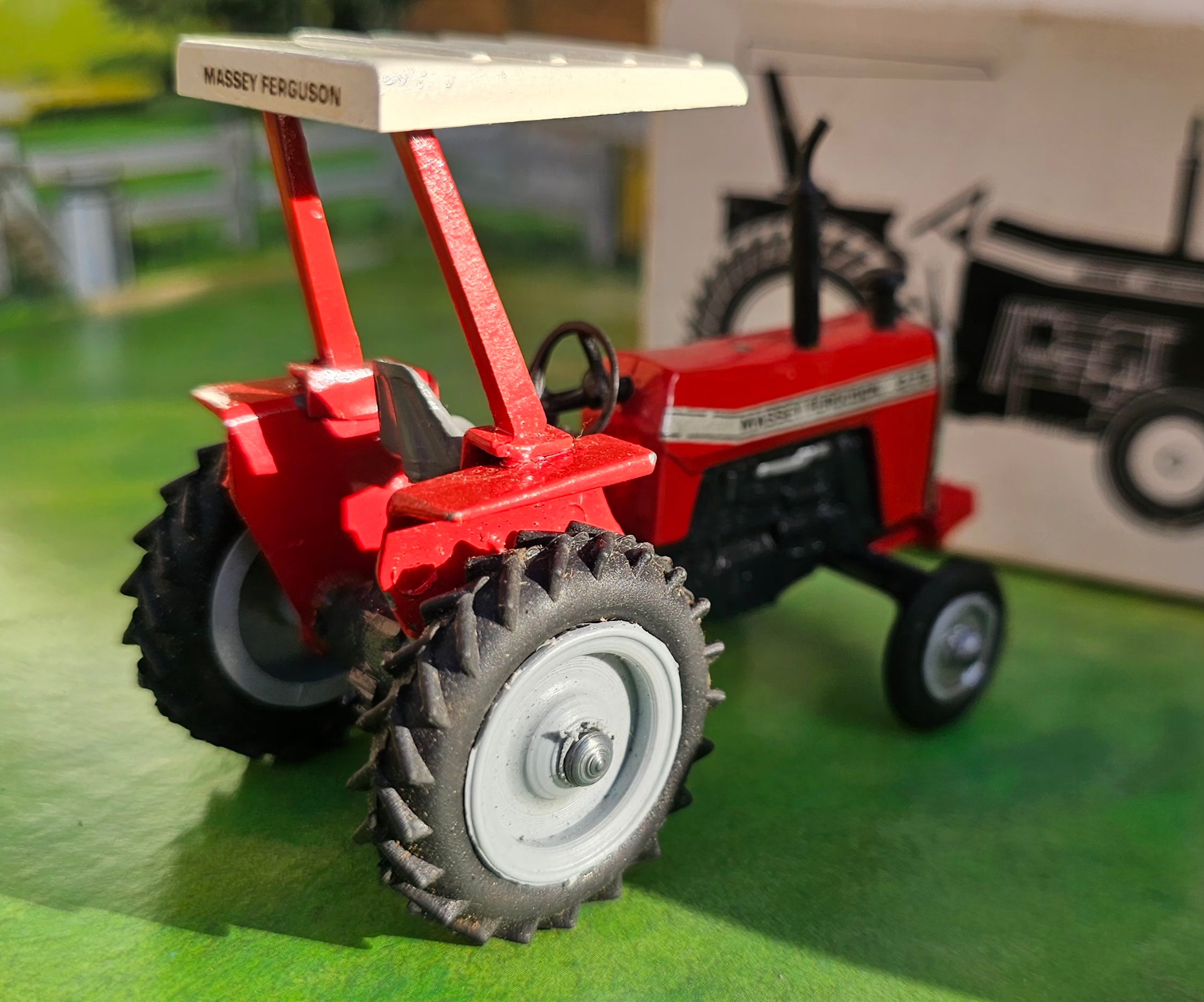 Minimac Massey Ferguson 275 Tractor 1/43
