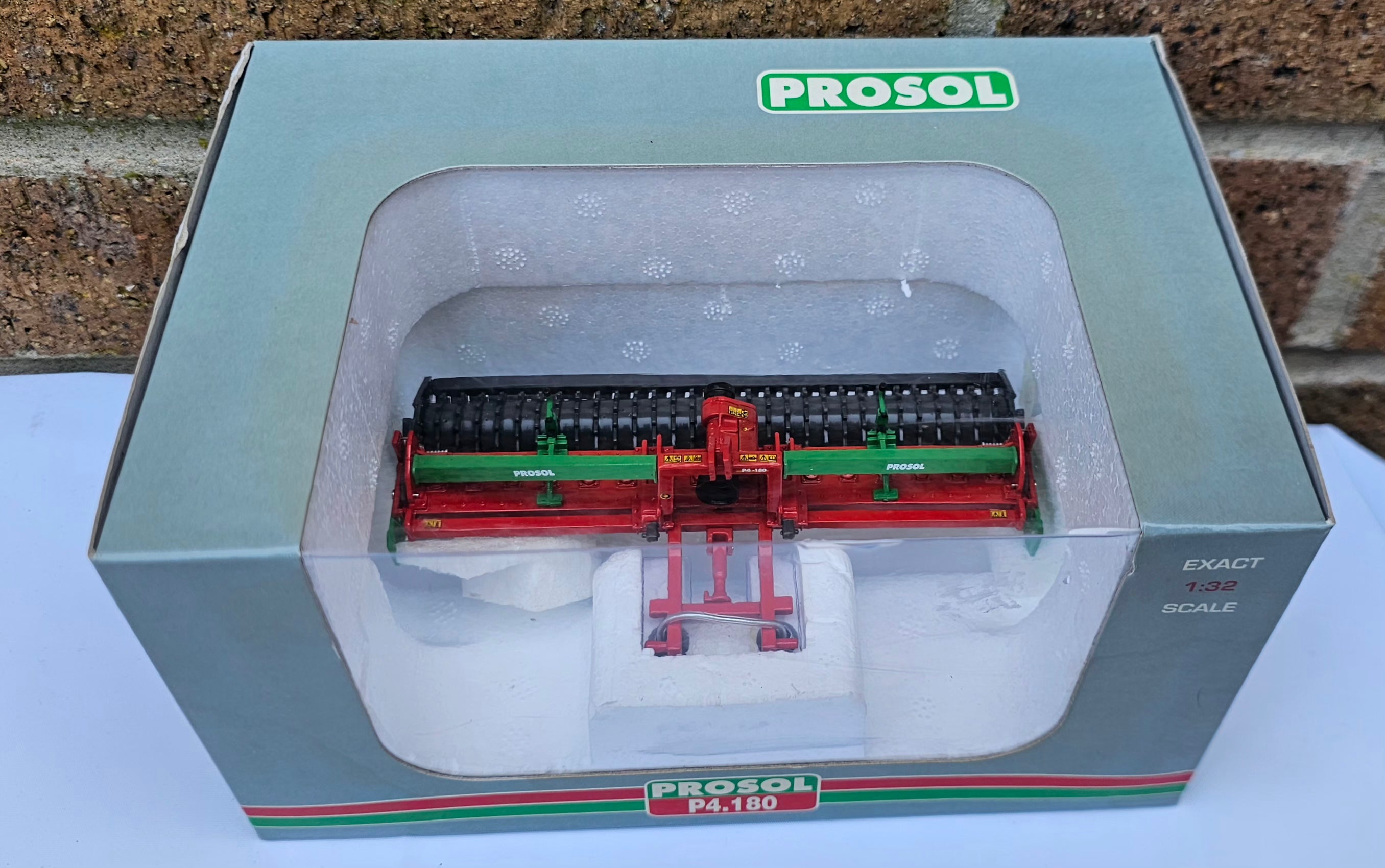 Universal Hobbies Prosol P4.180 UH68106