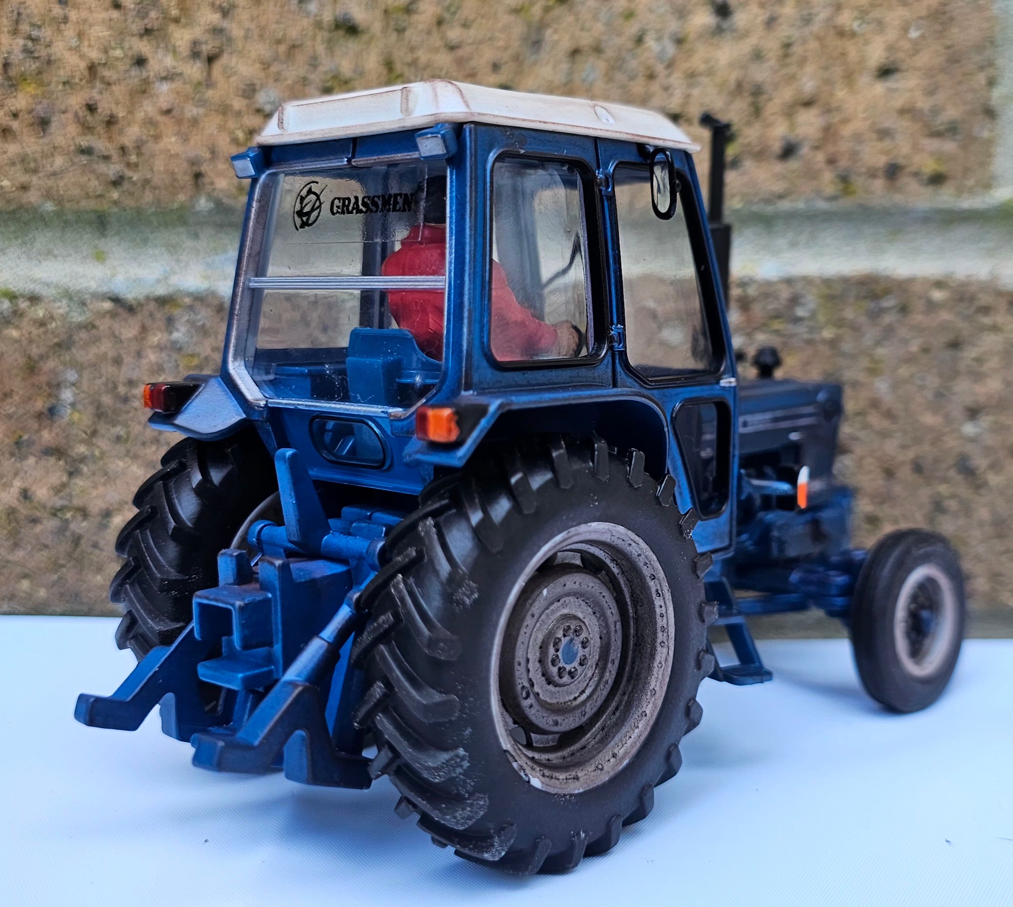 Britains Ford 6600 Tractor Weathered Grassmen Conversion