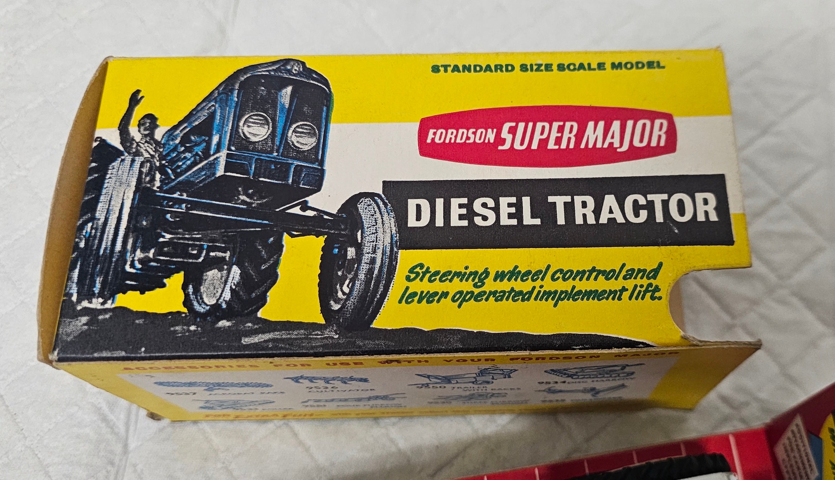 Britains Fordson Super Major Tractor 9525