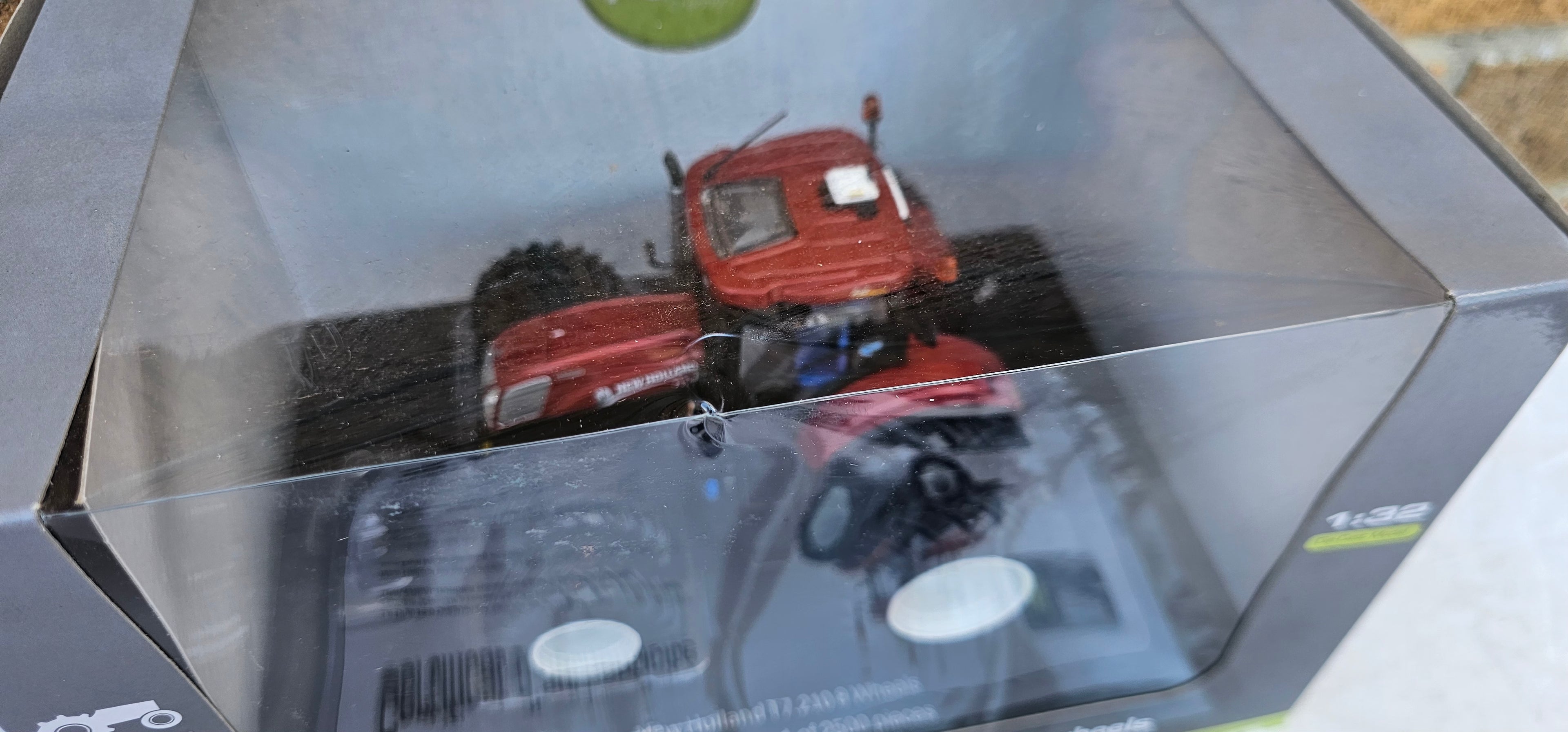 Universal Hobbies New Holland T7.210 Dual Wheels Limited Edition