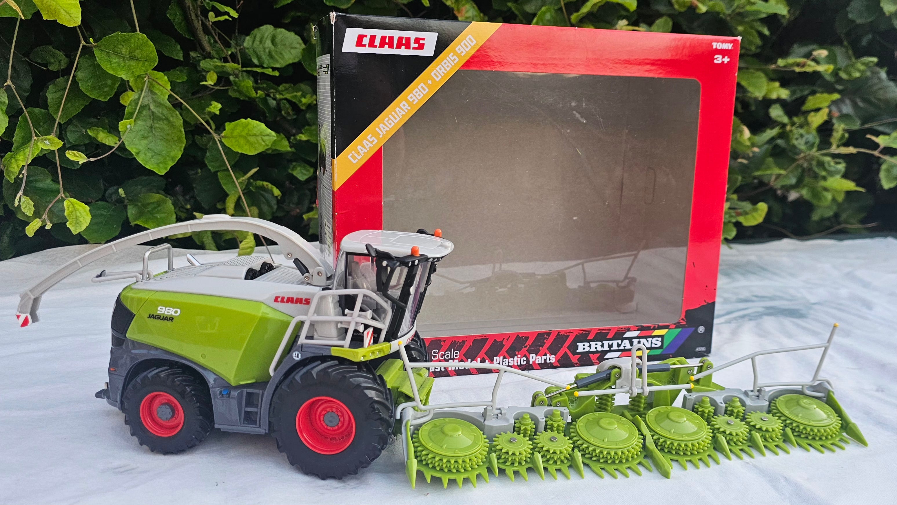 Britains Claas Jaguar 980 & Orbis 900 Forager