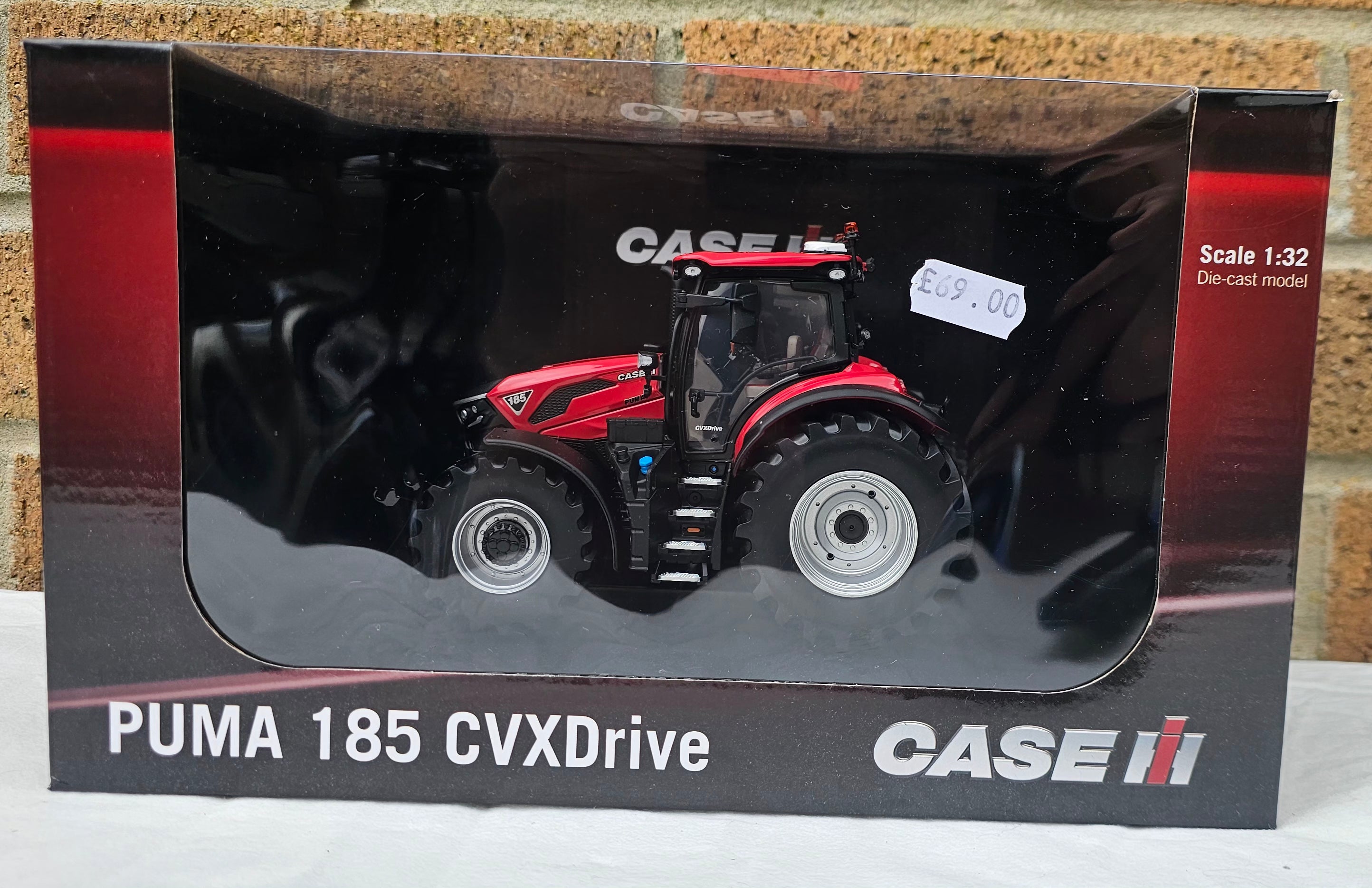 Universal Hobbies Case Puma 185 CVXDrive Tractor UH6811