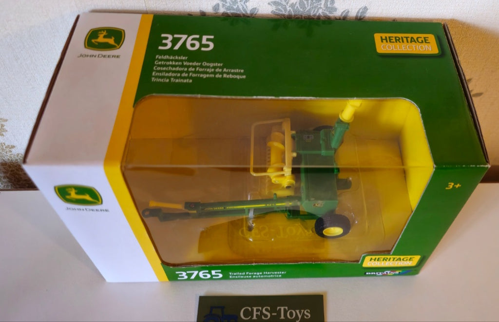 Britains 3765 John Deere Trailed Forage Harvester