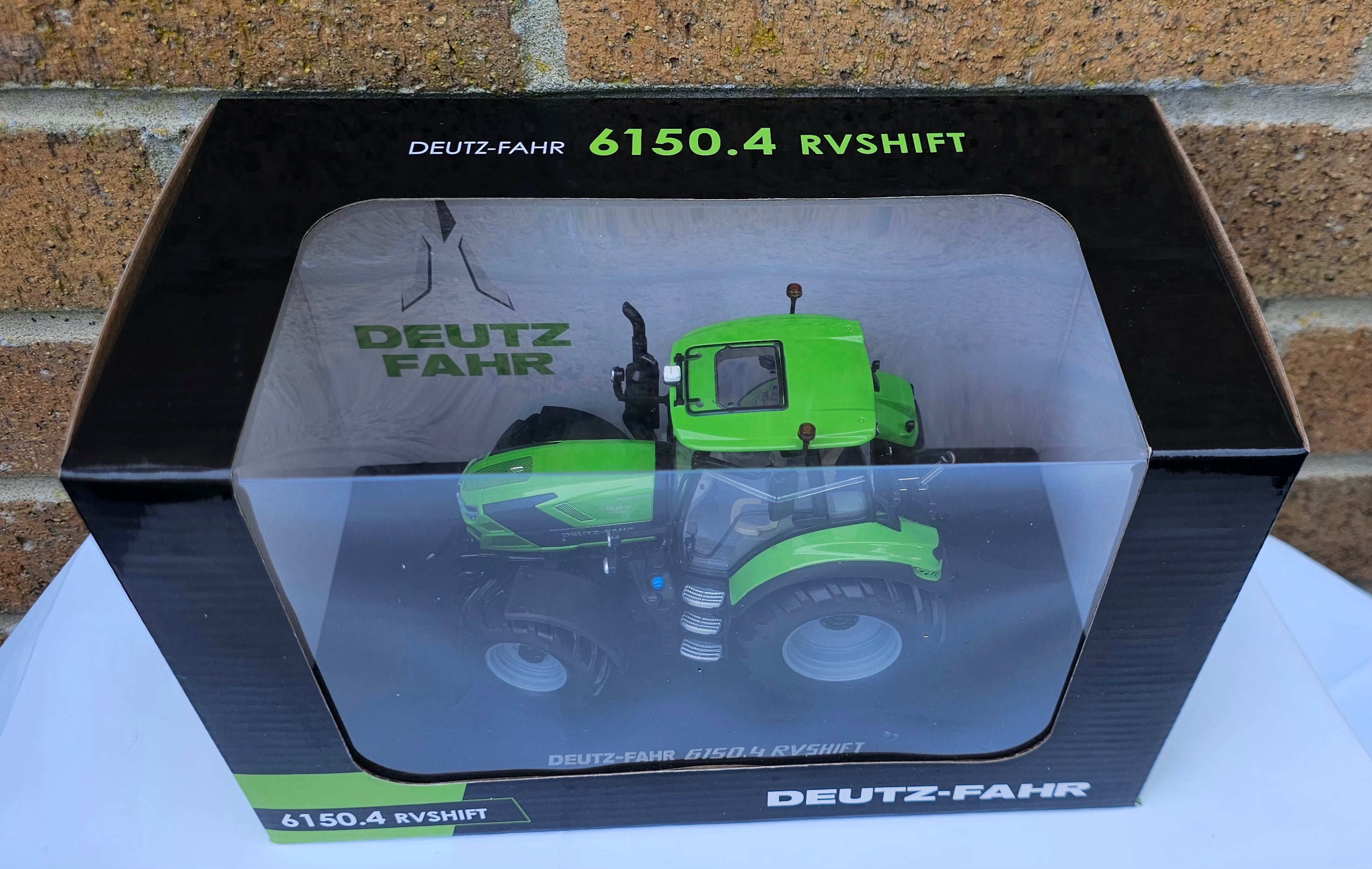 Universal Hobbies Deutz-Fahr 6150.4 Tractor RVShift UH6494