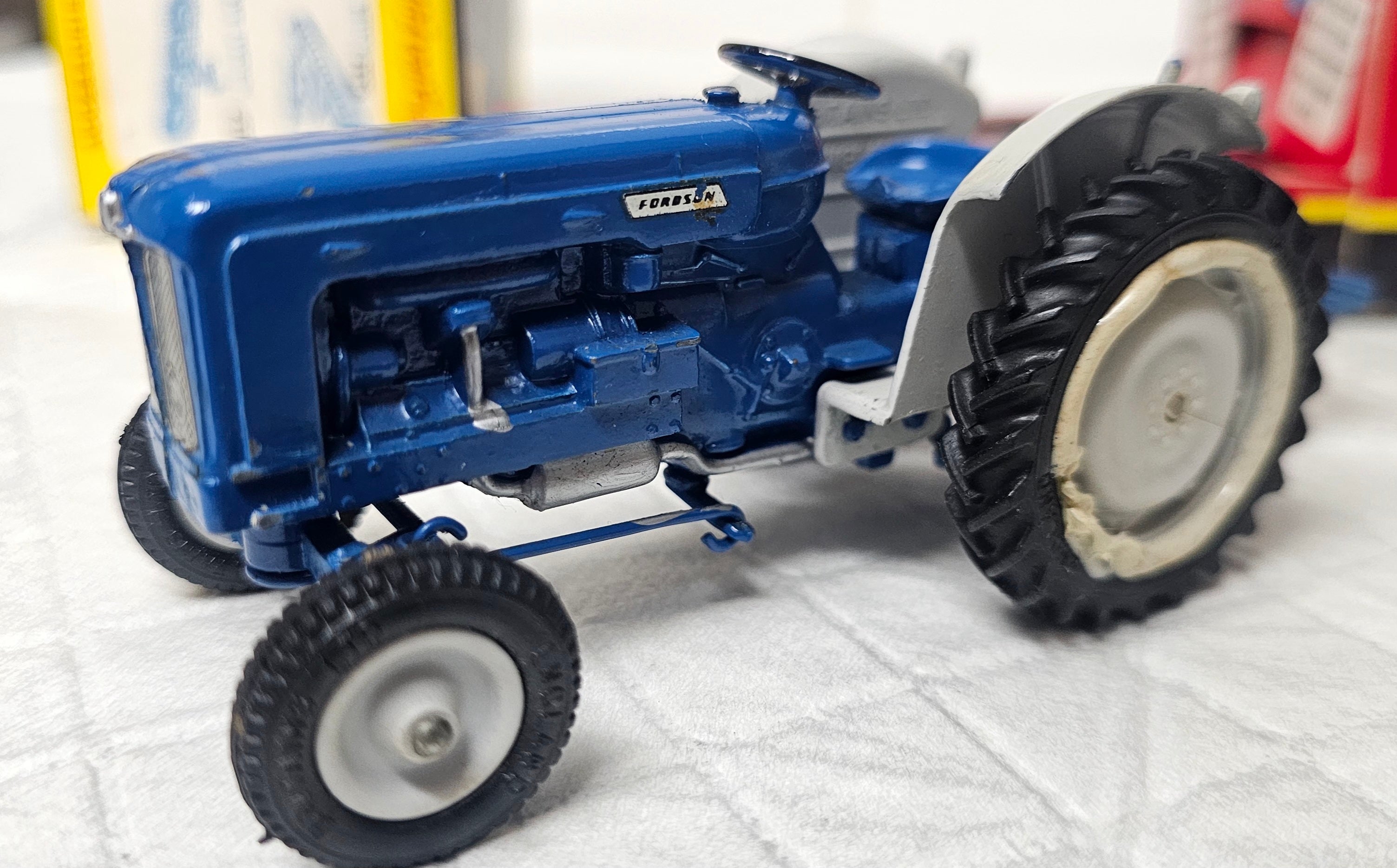 Britains Fordson Super Major Tractor 9525