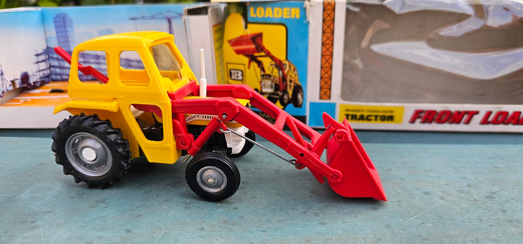 Britains Massey Ferguson 135 With Front Loader 9572