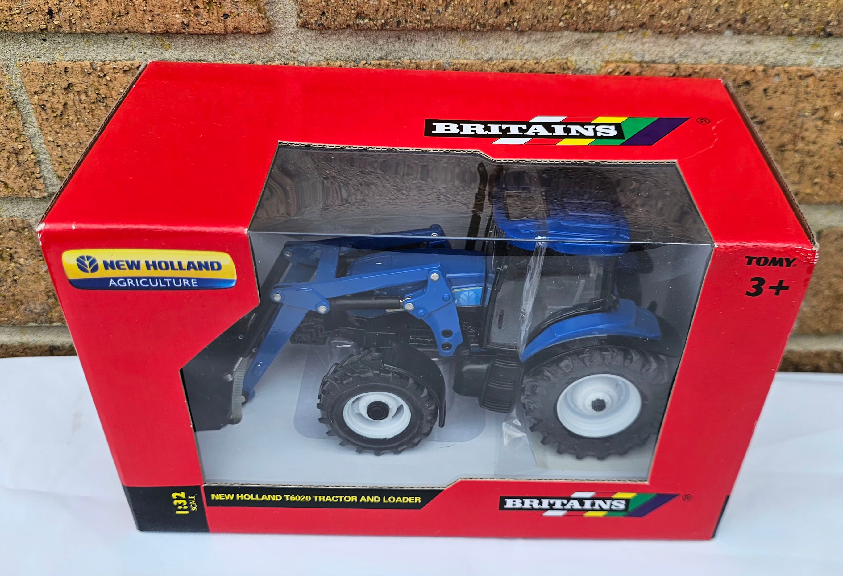 Britains New Holland NH T6020 Tractor And Loader 42687