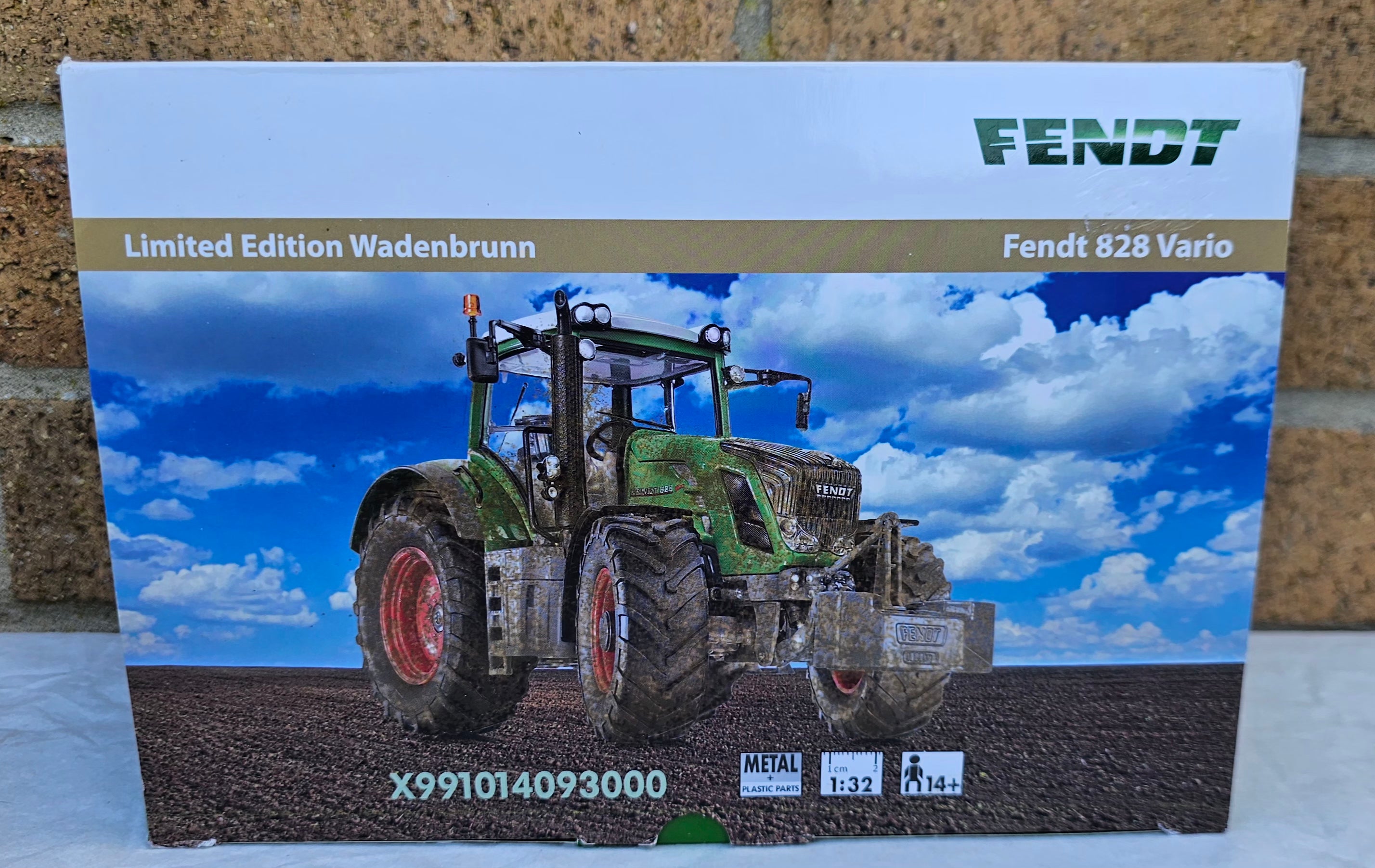 Wiking Fendt 828 Vario Tractor Weathered Limited Edition