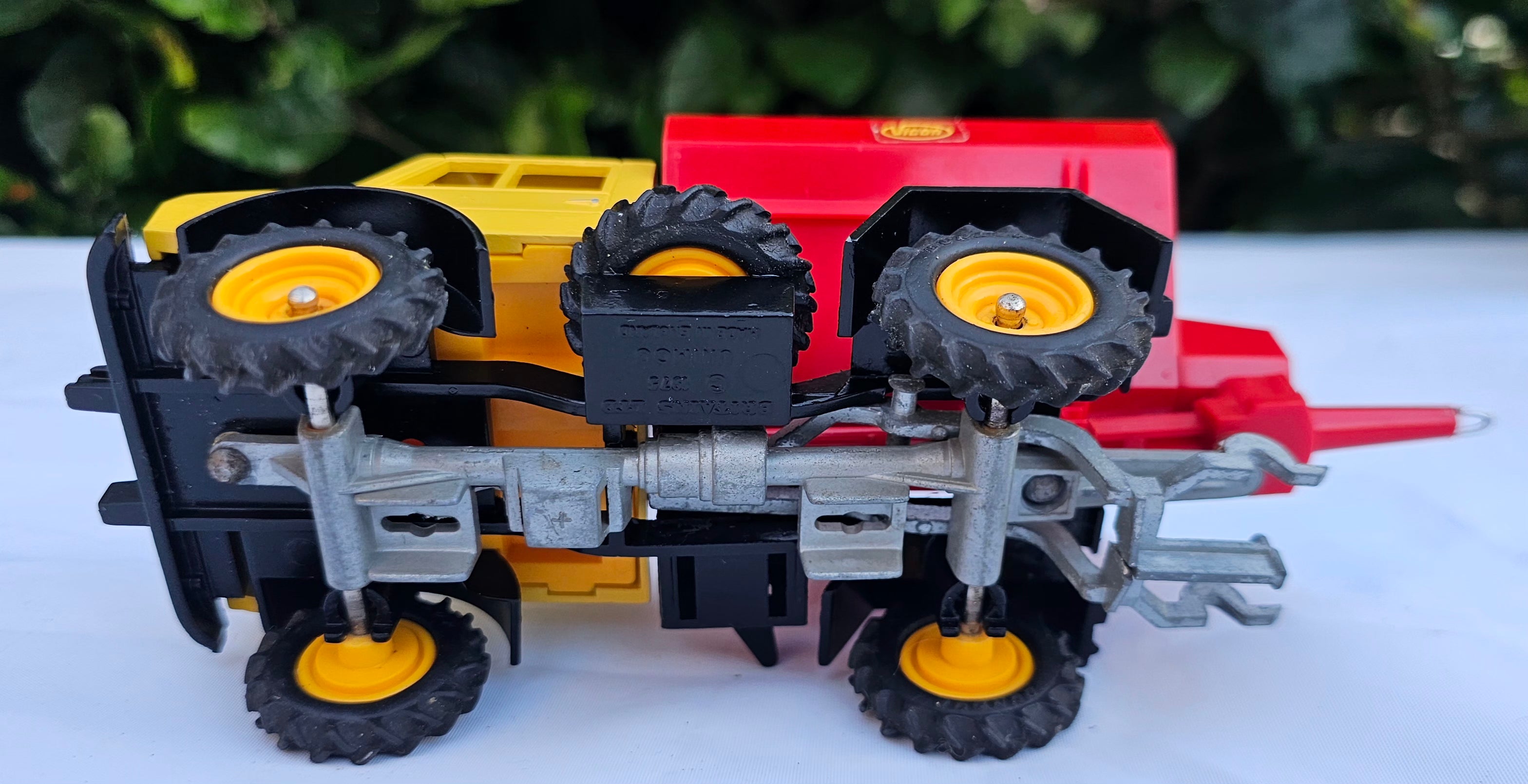 Britains Unimog & Vicon Spreader Conversion