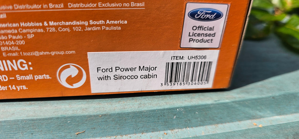Universal Hobbies Fordson Power Major With Sirocco Cabin UH5306