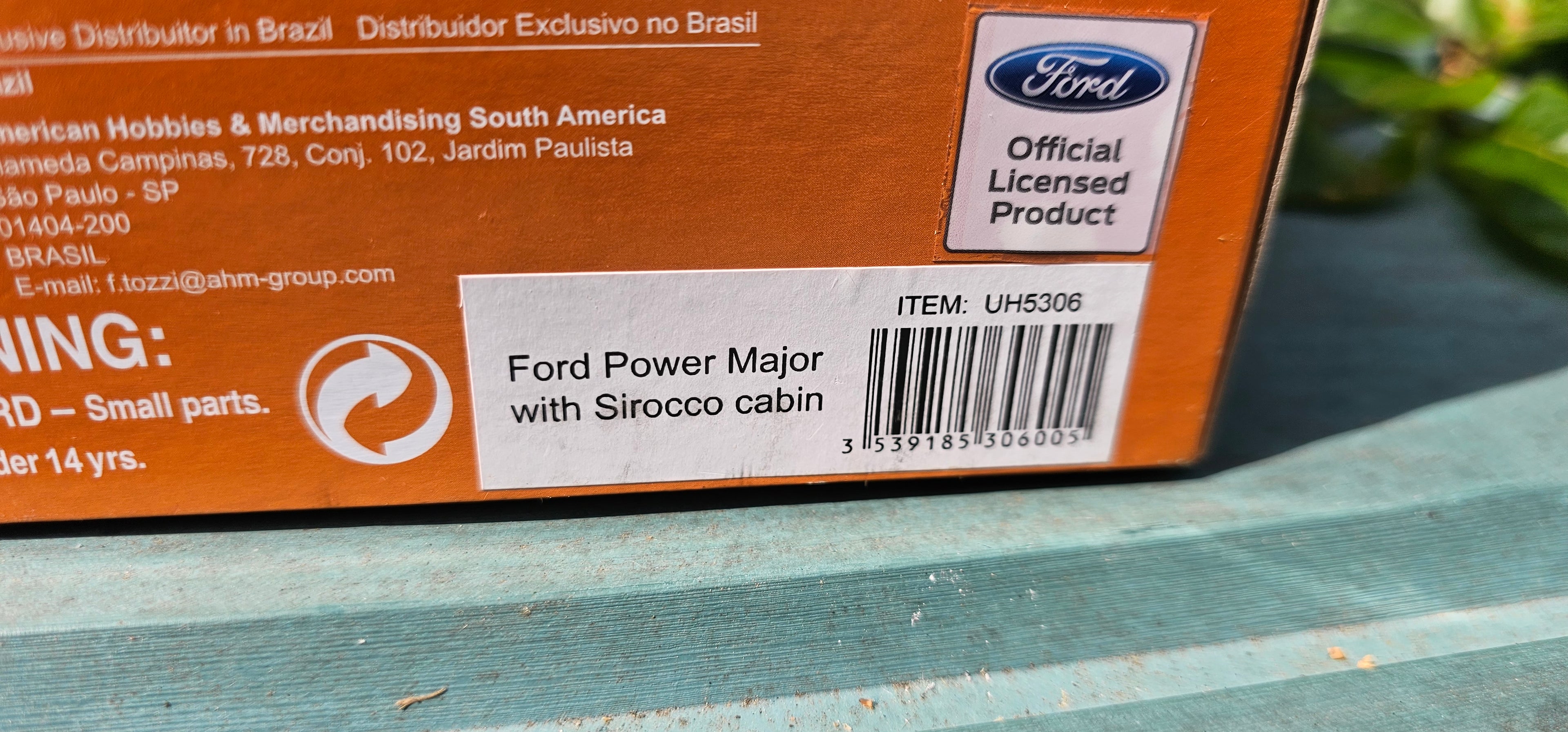 Universal Hobbies Fordson Power Major With Sirocco Cabin UH5306