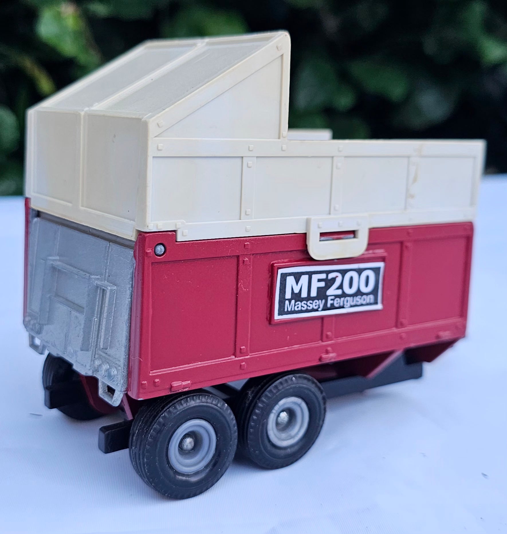 Britains MF 200 Twin Axle Silage Trailer Conversion