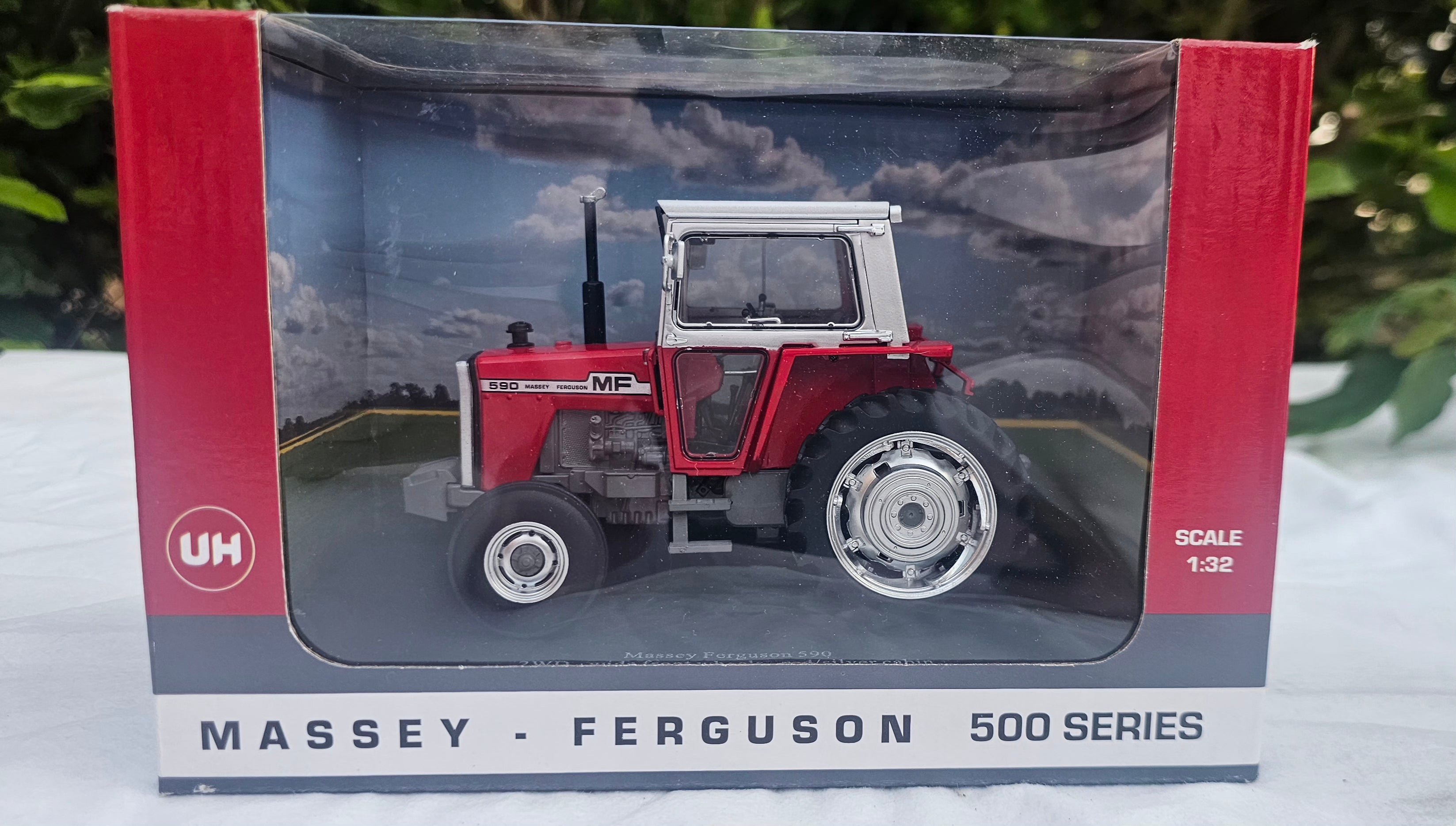 Universal Hobbies Massey 590 2WD Tractor Red & Silver Cabin Limited 750 UH6310