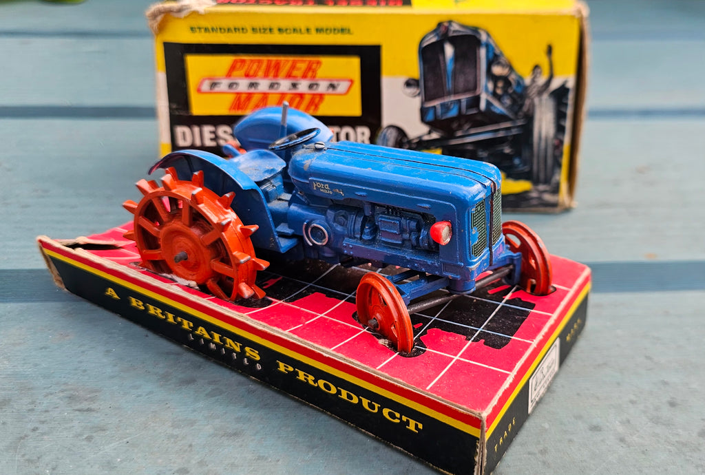 Britains Fordson Major 171F Tractor With Spaded Lug Wheels
