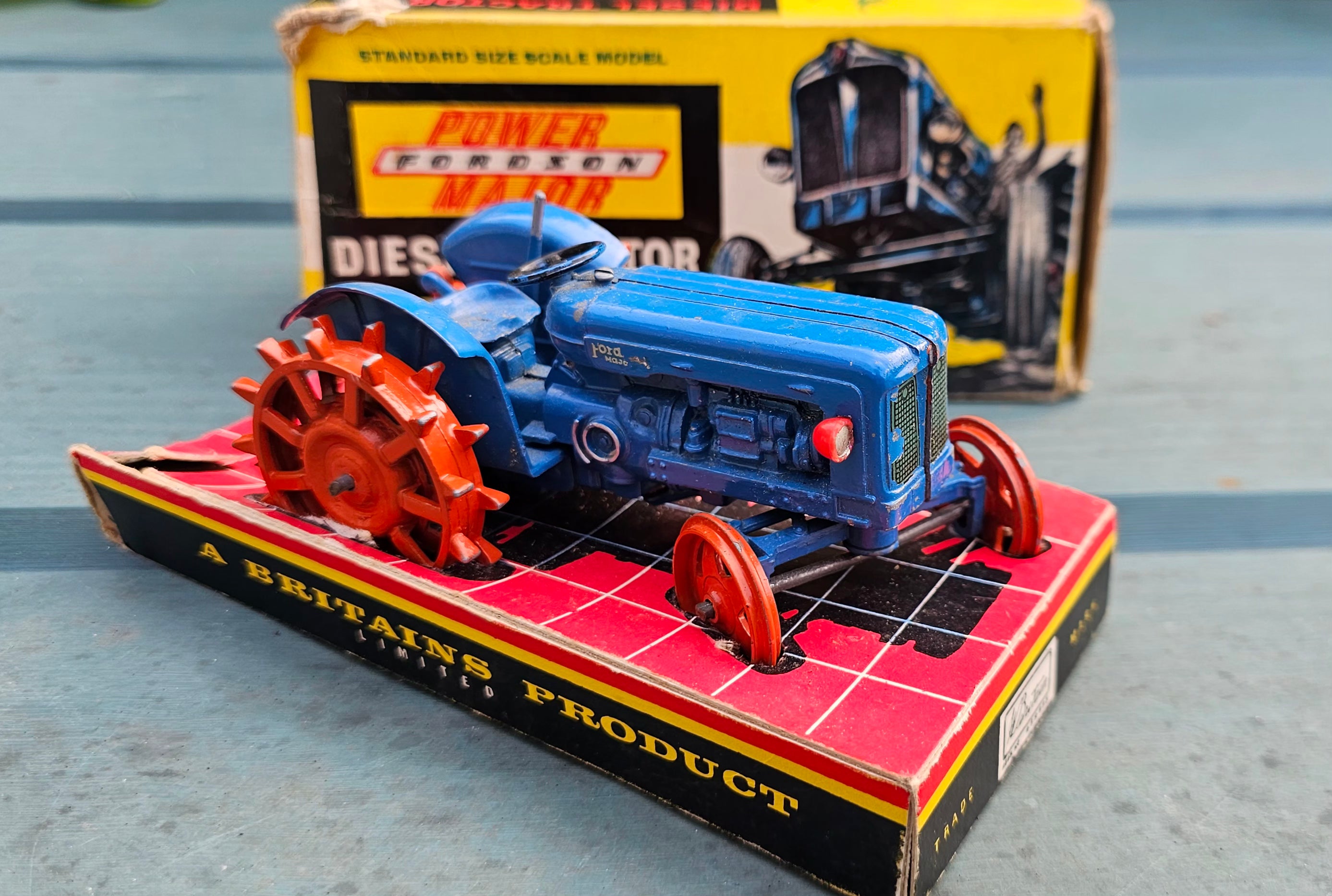 Britains Fordson Major 171F Tractor With Spaded Lug Wheels