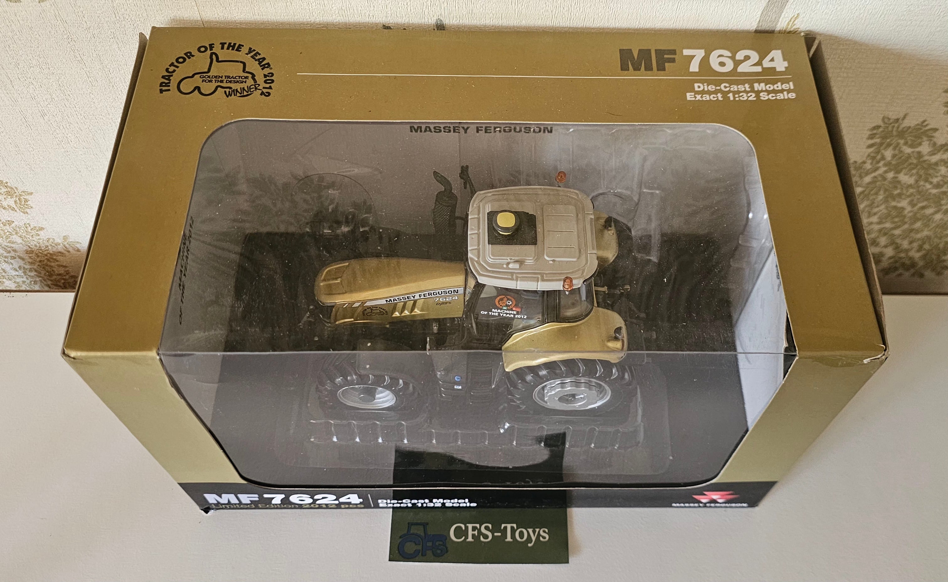 Universal Hobbies Massey Ferguson 7624 Gold Limited Edition UH4153